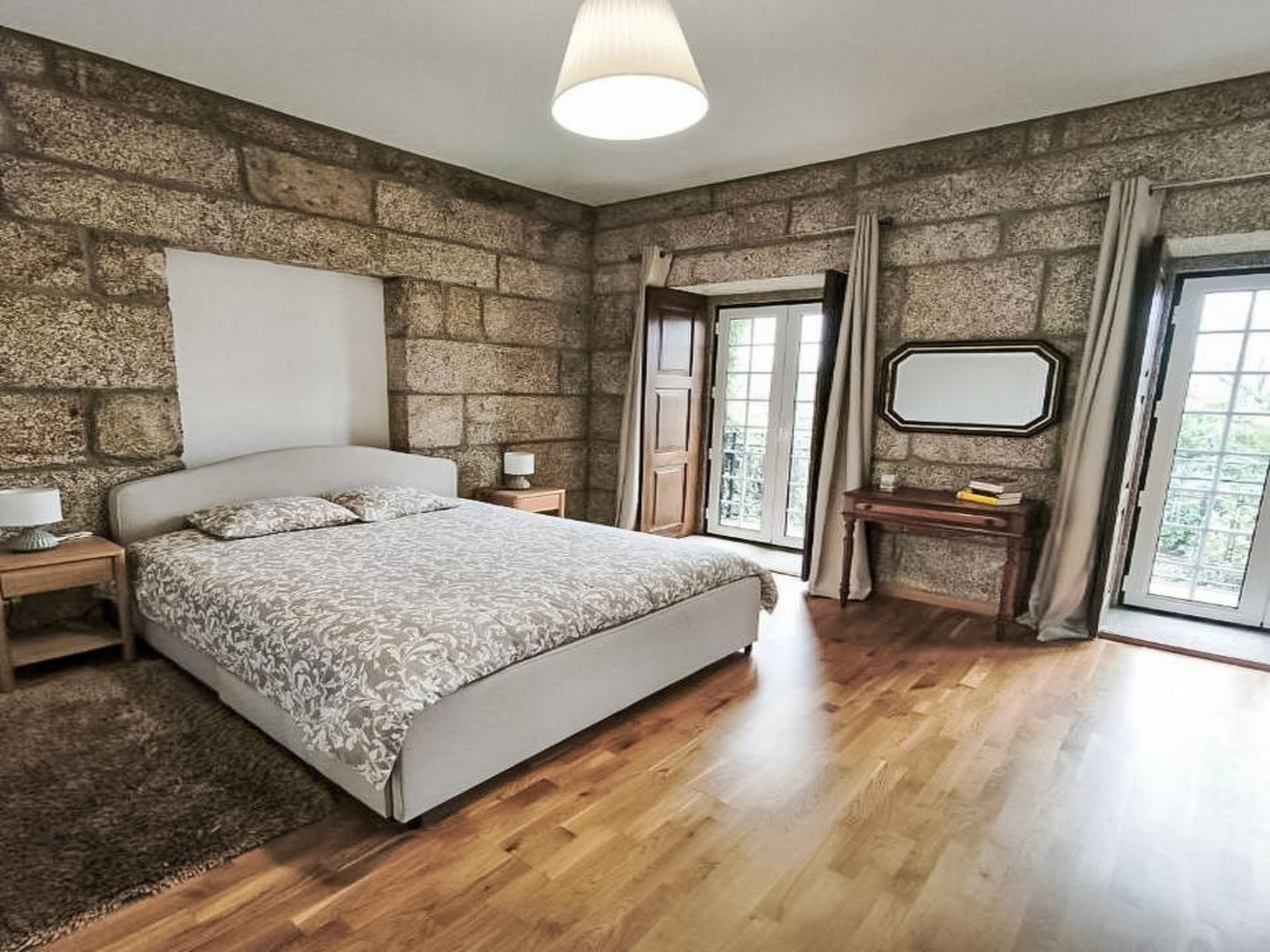 Picturesque Villa with Private Pool - Binnen