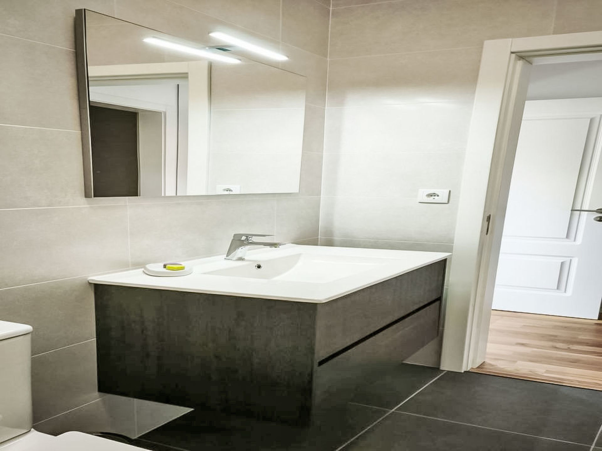 Picturesque Villa with Private Pool - Binnen