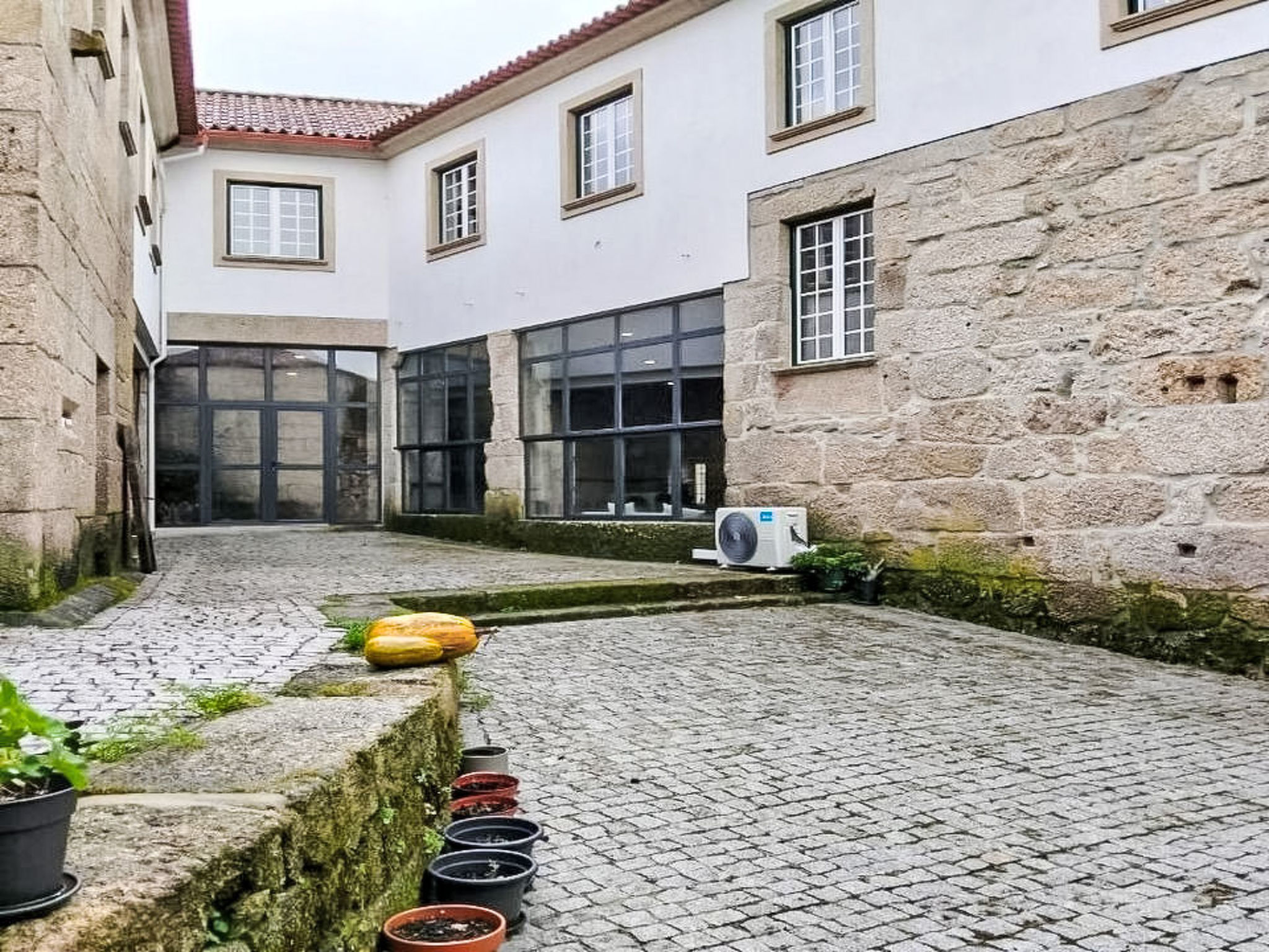 Picturesque Villa with Private Pool - Buiten