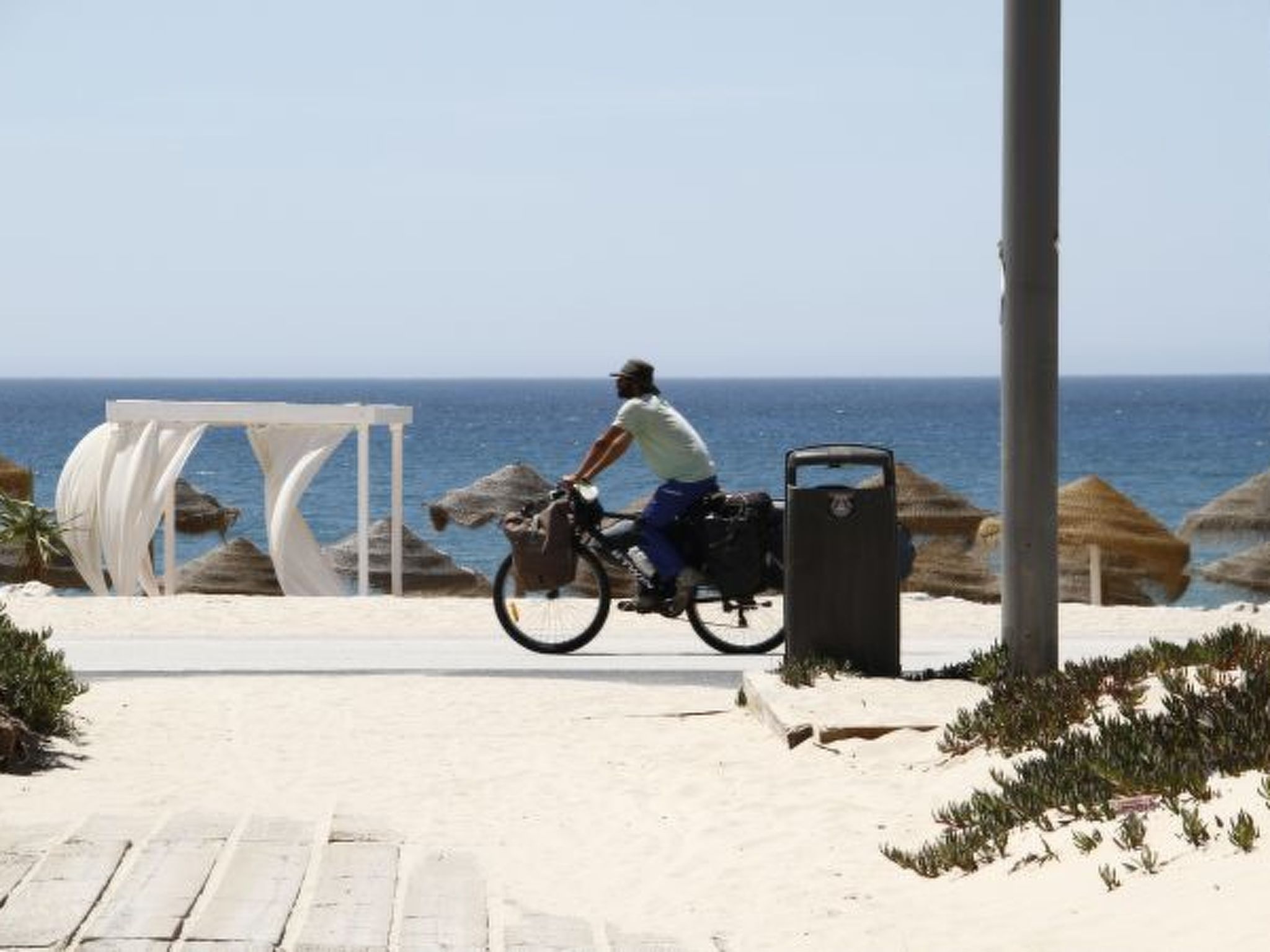 Uitzicht op zee vanuit dit knusse appartement aan de Costa da Caparica - foto 31
