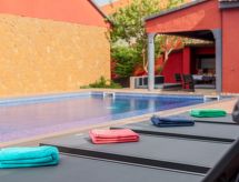 Aroeira Pool House