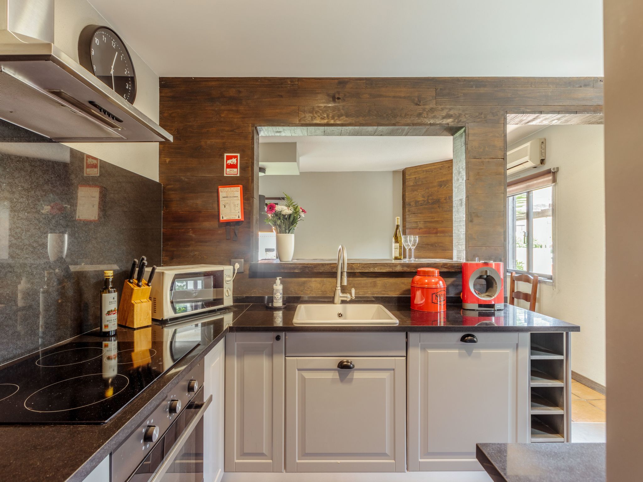 Aroeira Pool House-Binnen