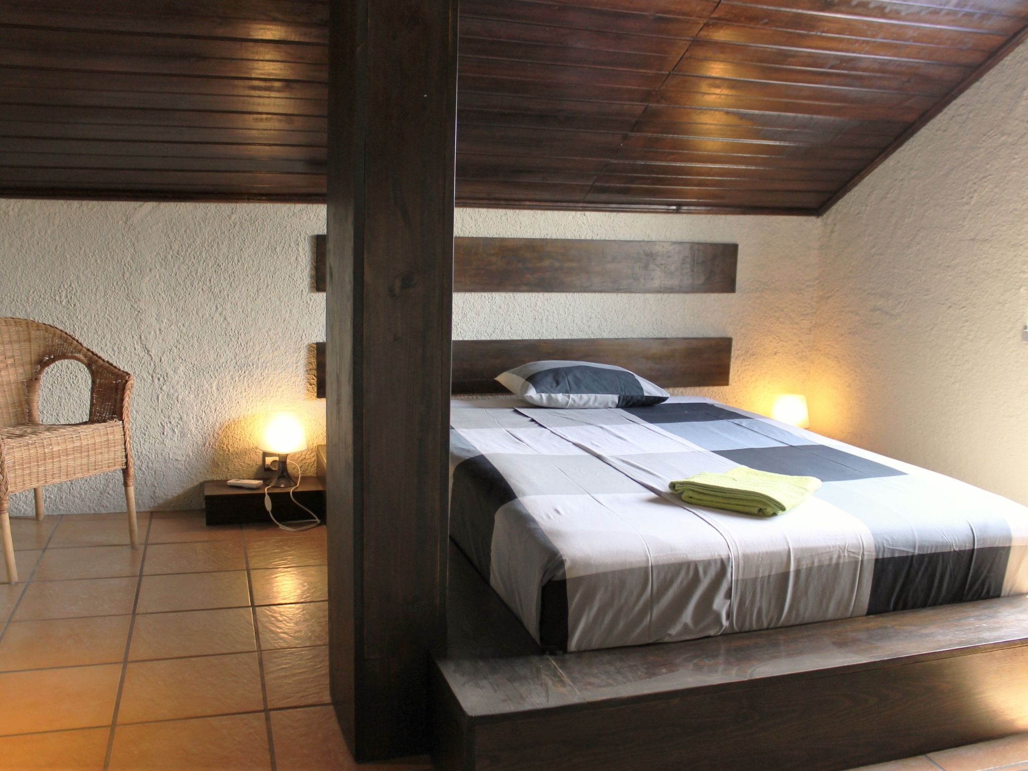 Aroeira Pool House-Binnen