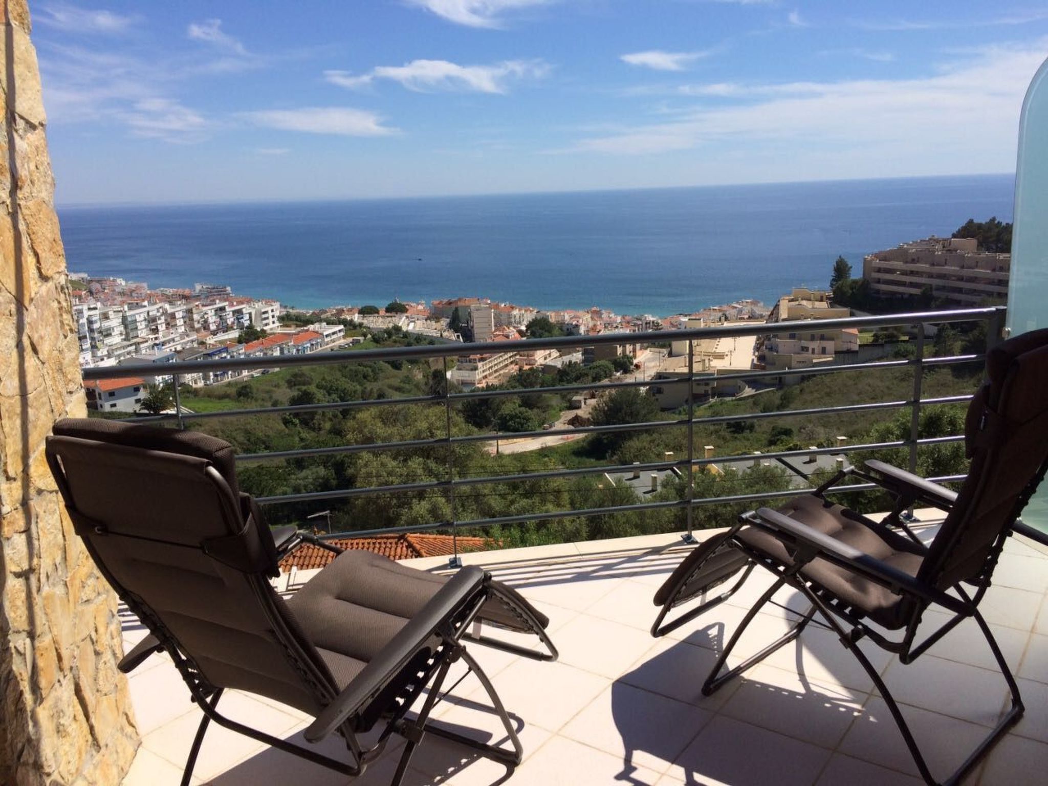 In Sesimbra mit Grill, Terrasse und Garten-Binnen