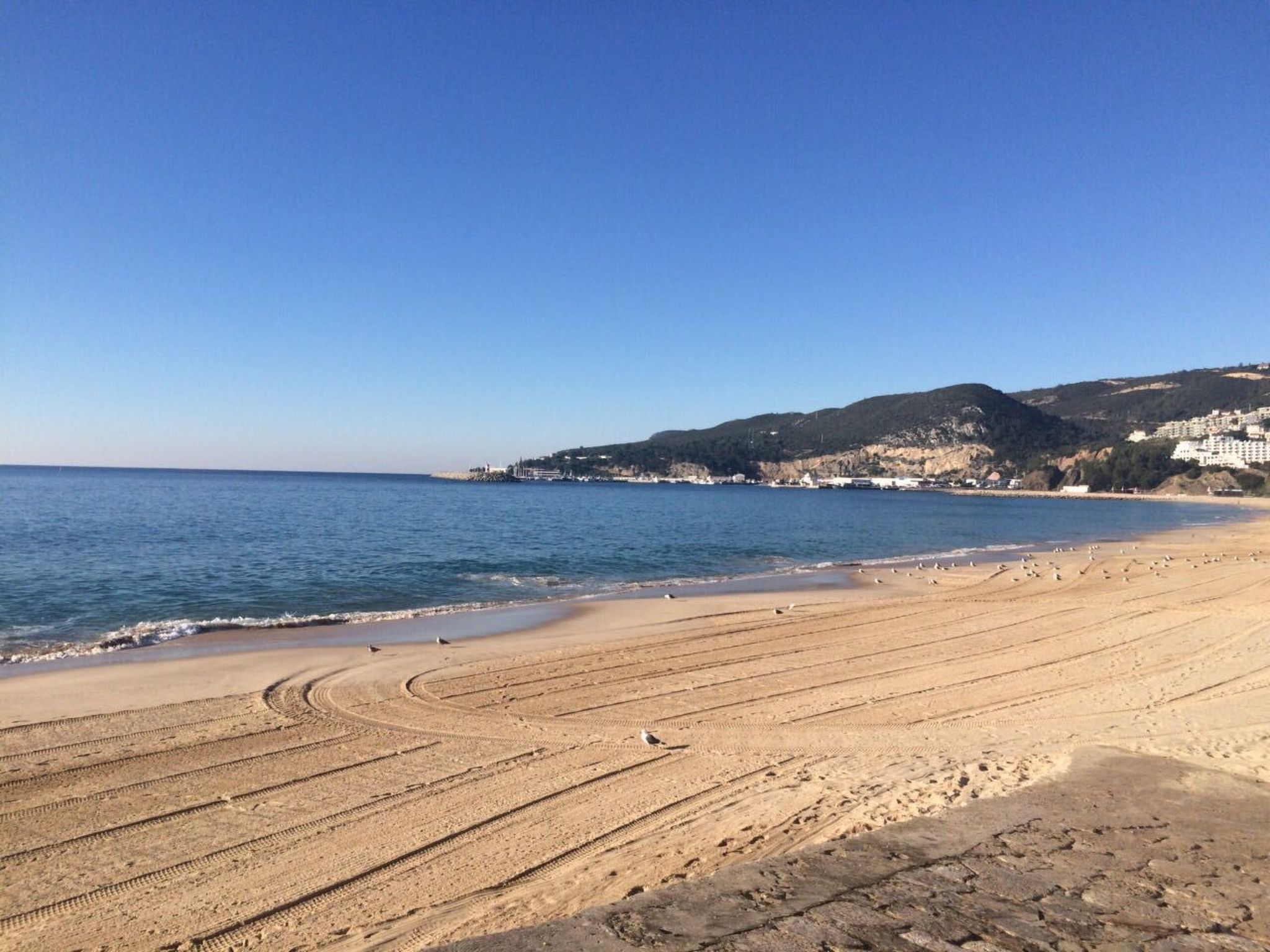 In Sesimbra mit Grill, Terrasse und Garten-Binnen