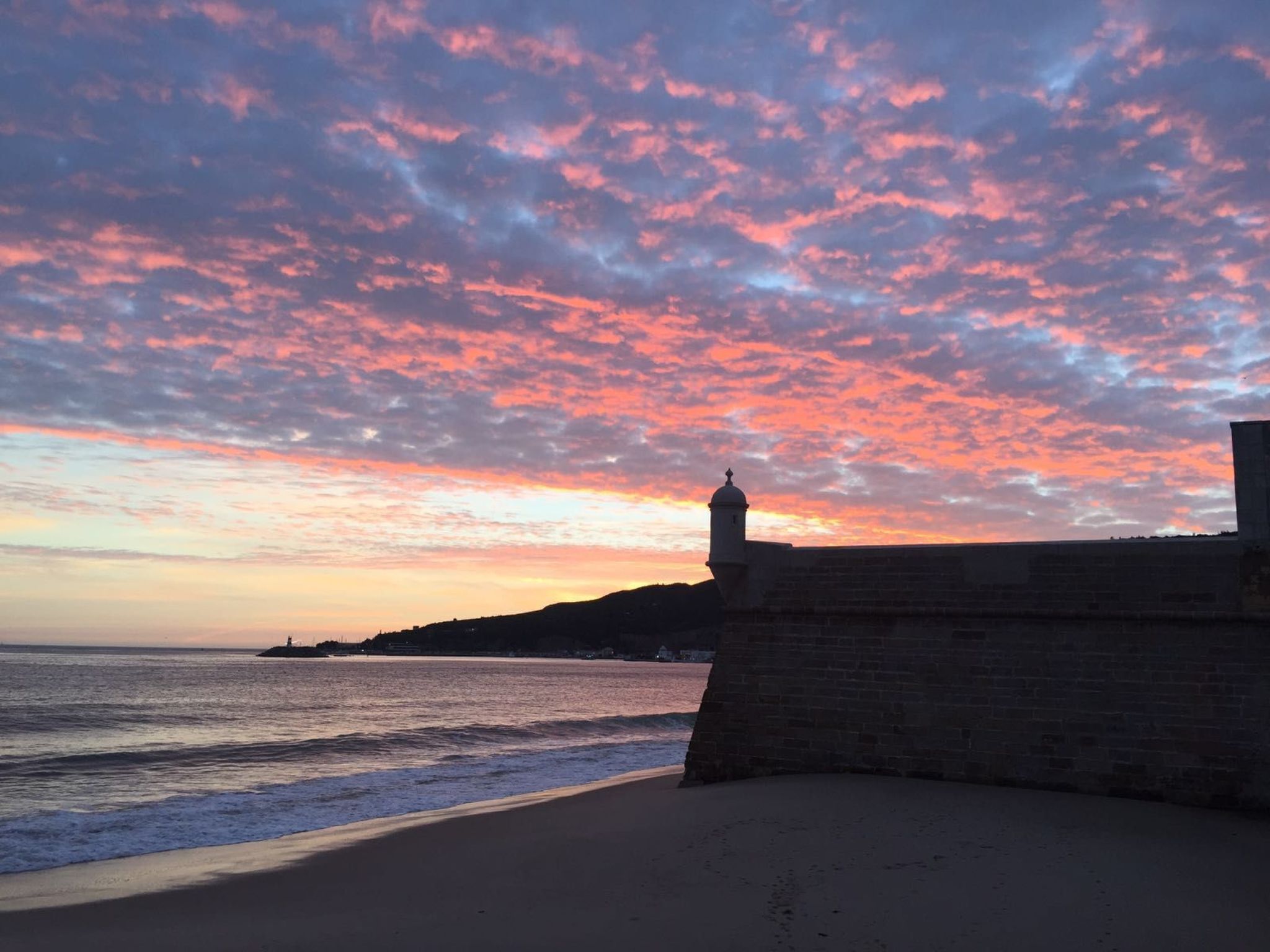 In Sesimbra mit Grill, Terrasse und Garten-Binnen