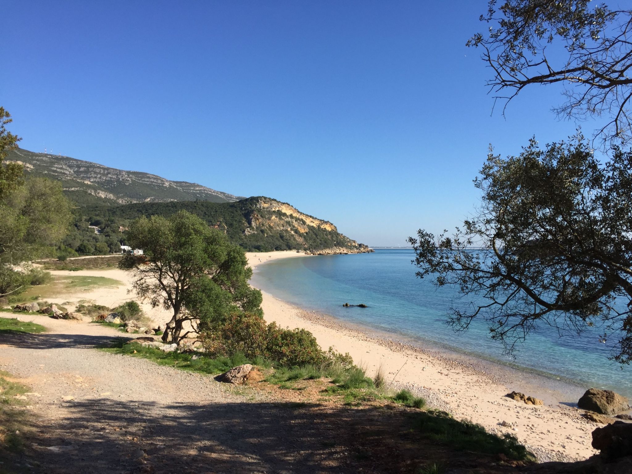 In Sesimbra mit Grill, Terrasse und Garten-Binnen
