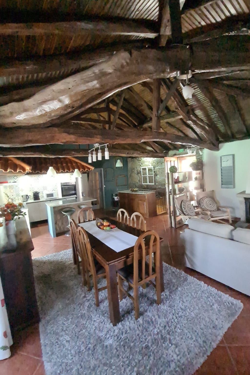 Weißes Haus in Douro Weinberge-Drinnen