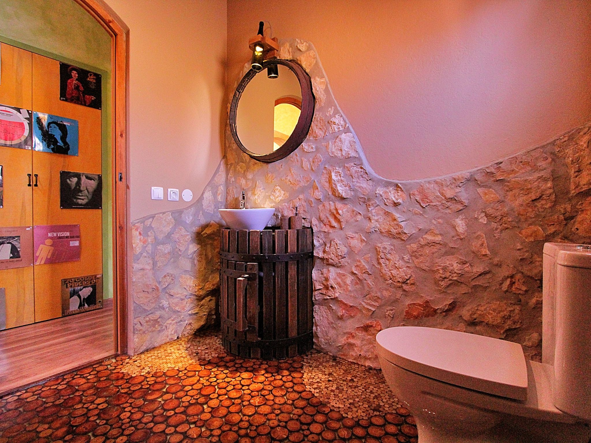 "The Recycle Art" mit Terrasse-Drinnen