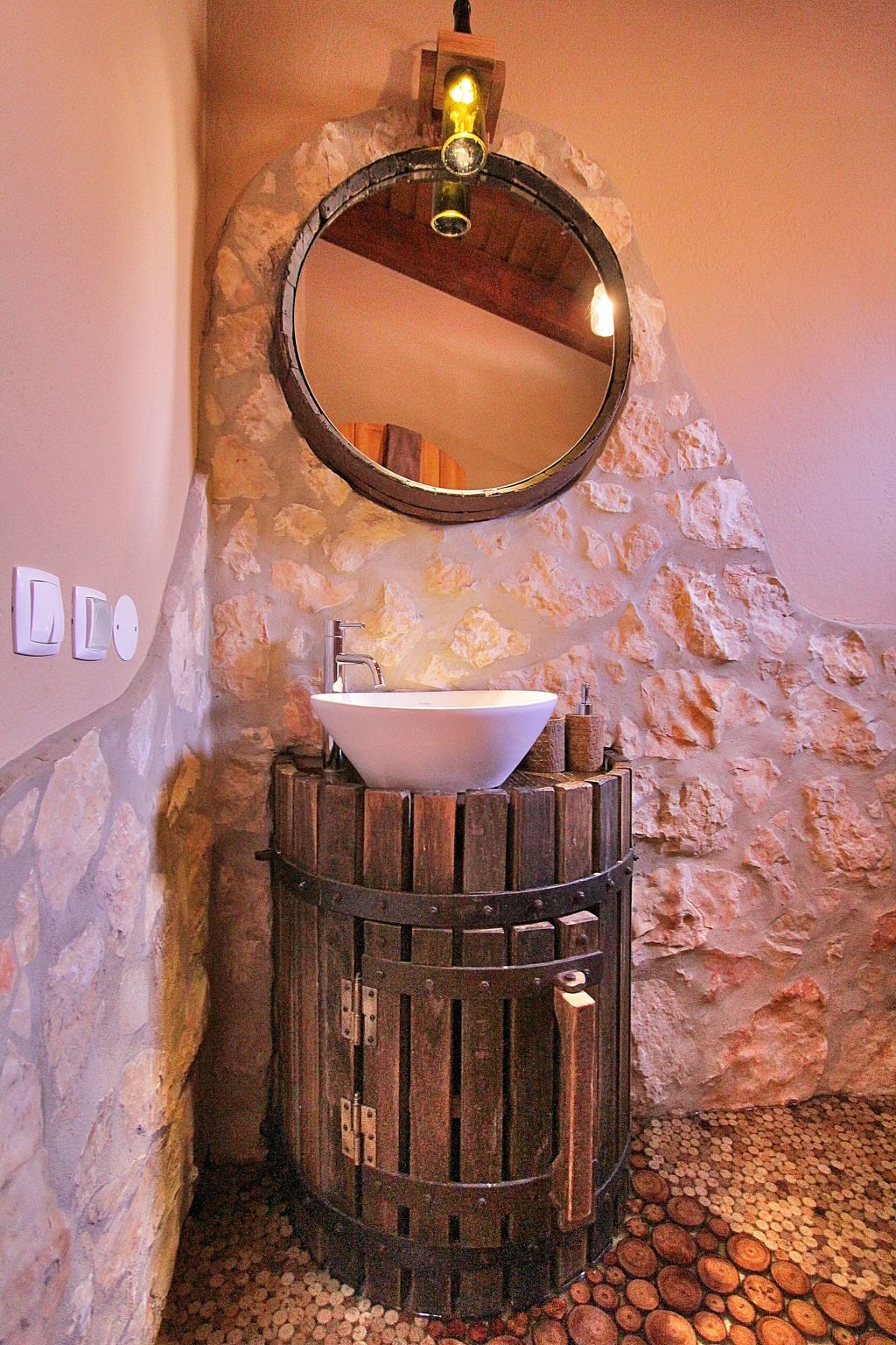 "The Recycle Art" mit Terrasse-Drinnen