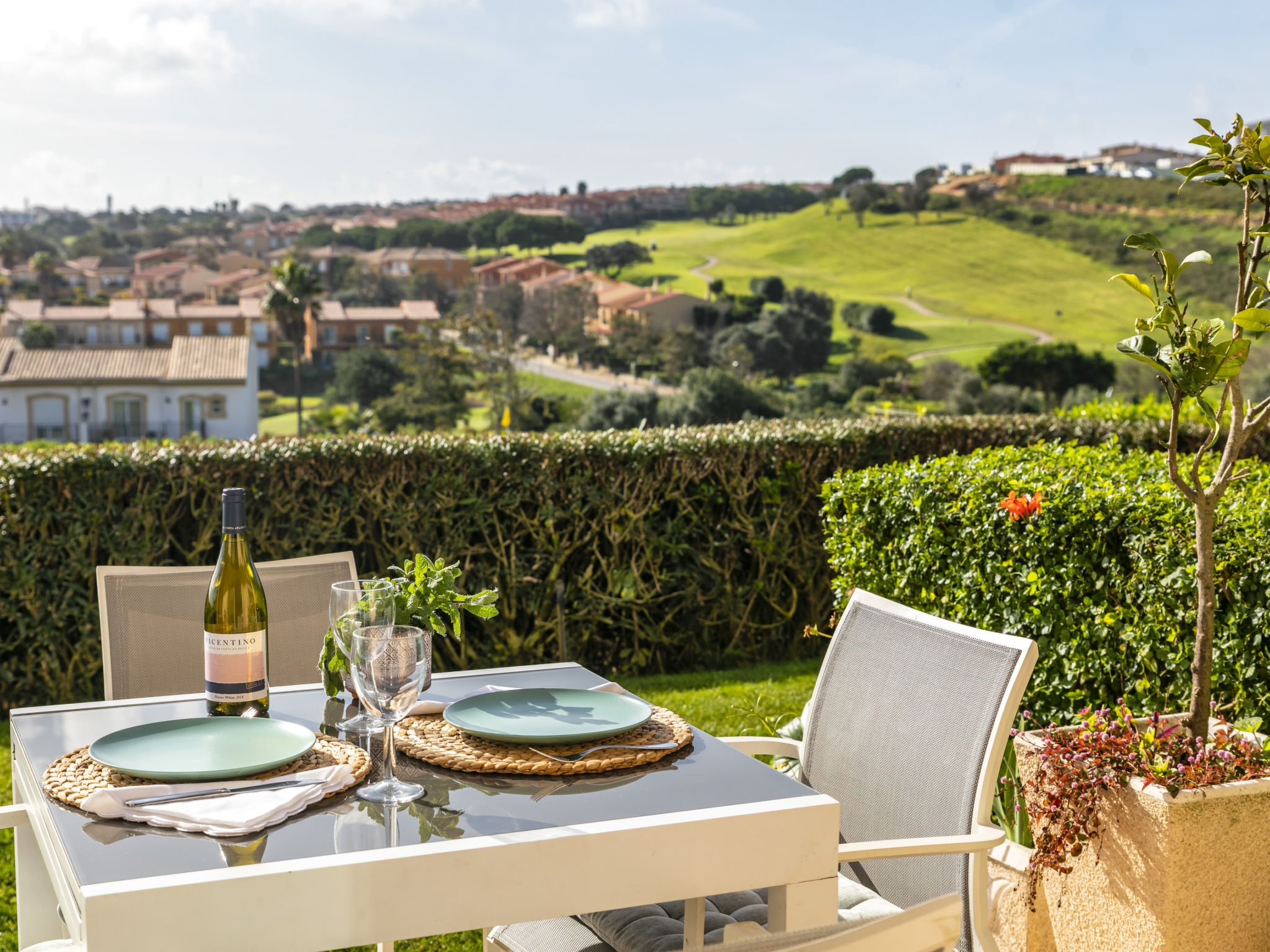Fairview Golfside Apartment at Boavista
