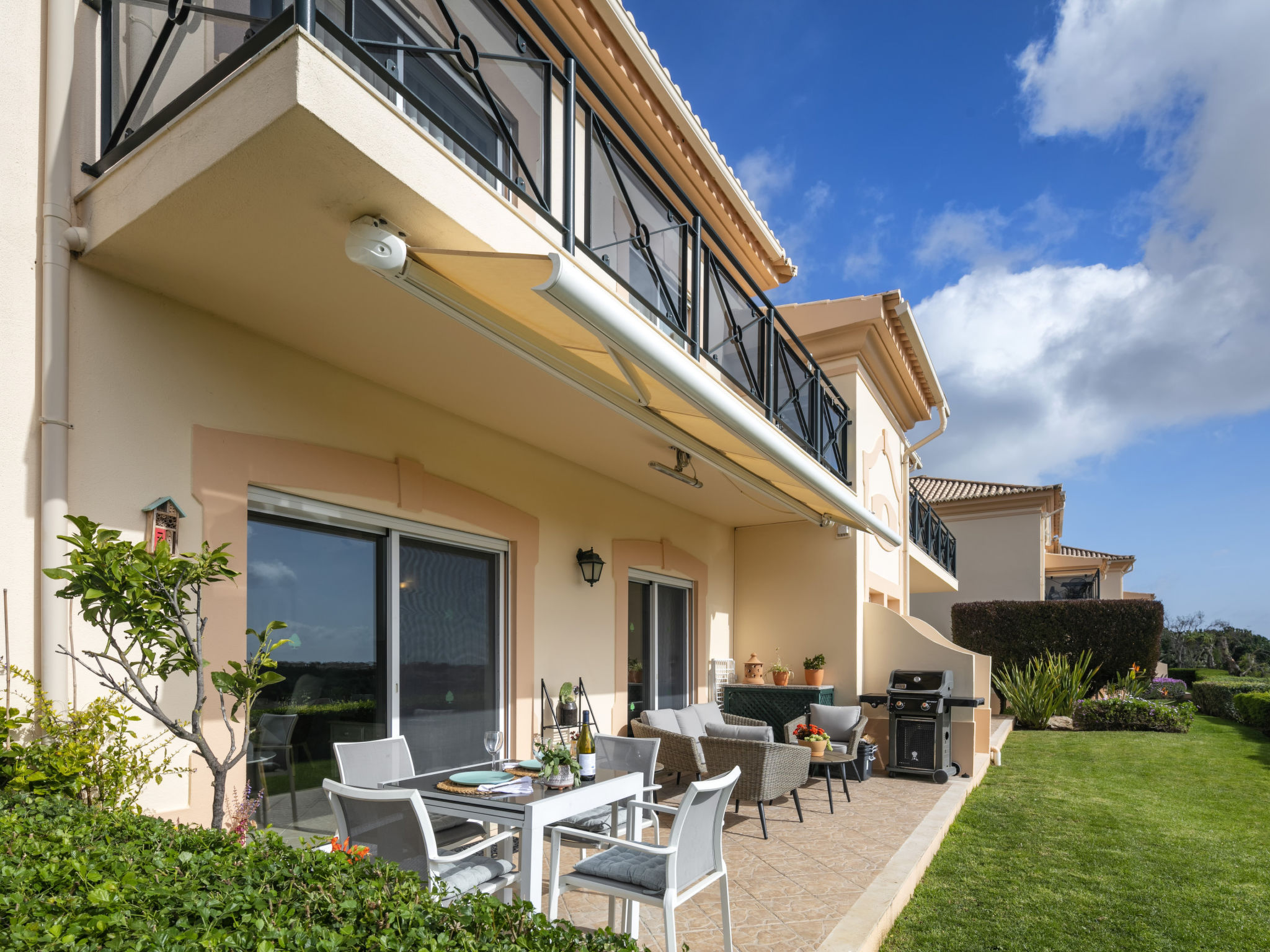 Fairview Golfside Apartment at Boavista