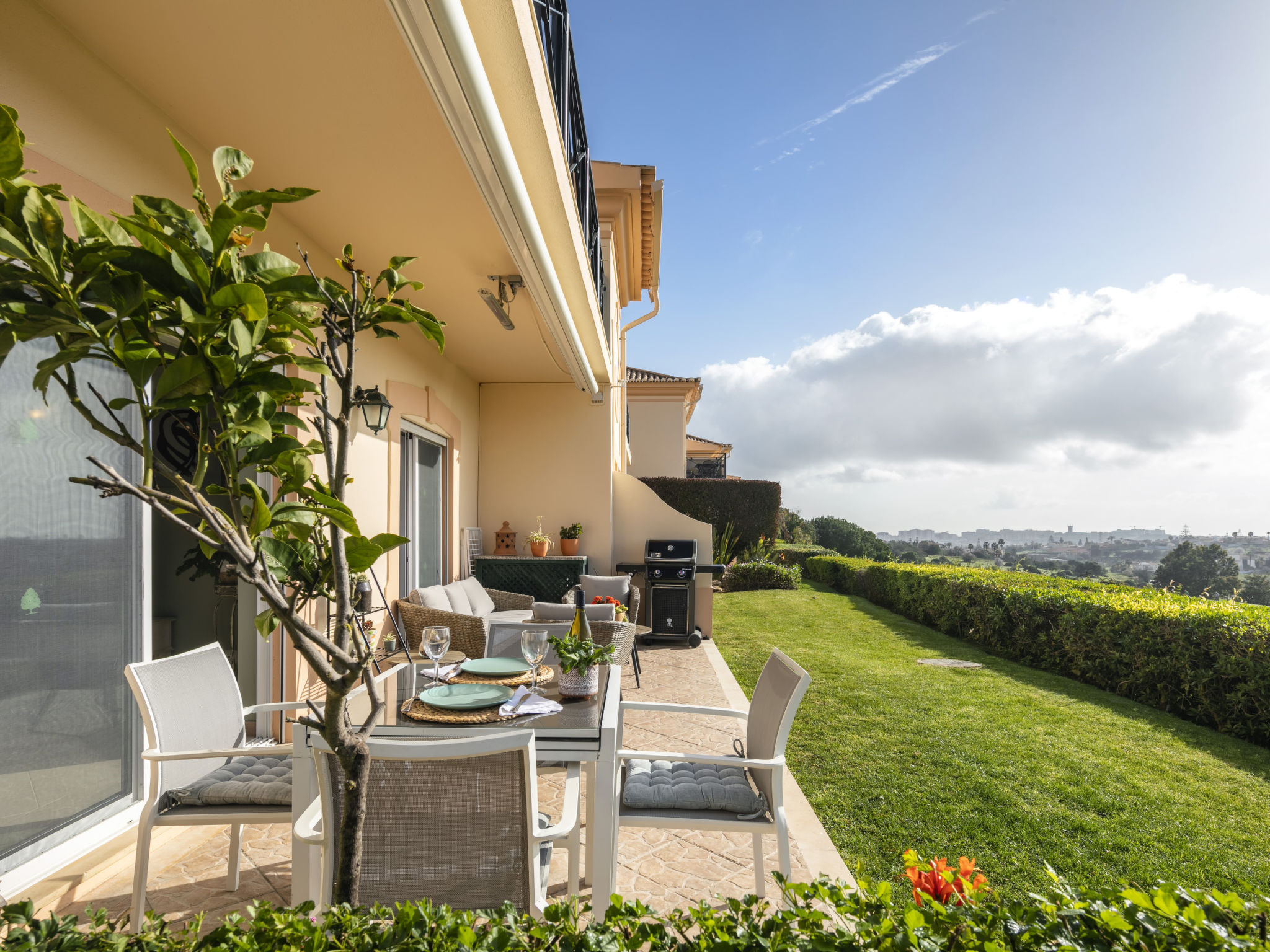 Fairview Golfside Apartment at Boavista - Draußen