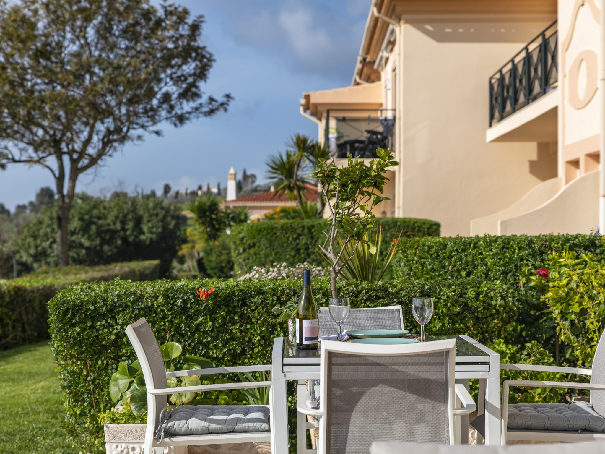 Fairview Golfside Apartment at Boavista - Draußen