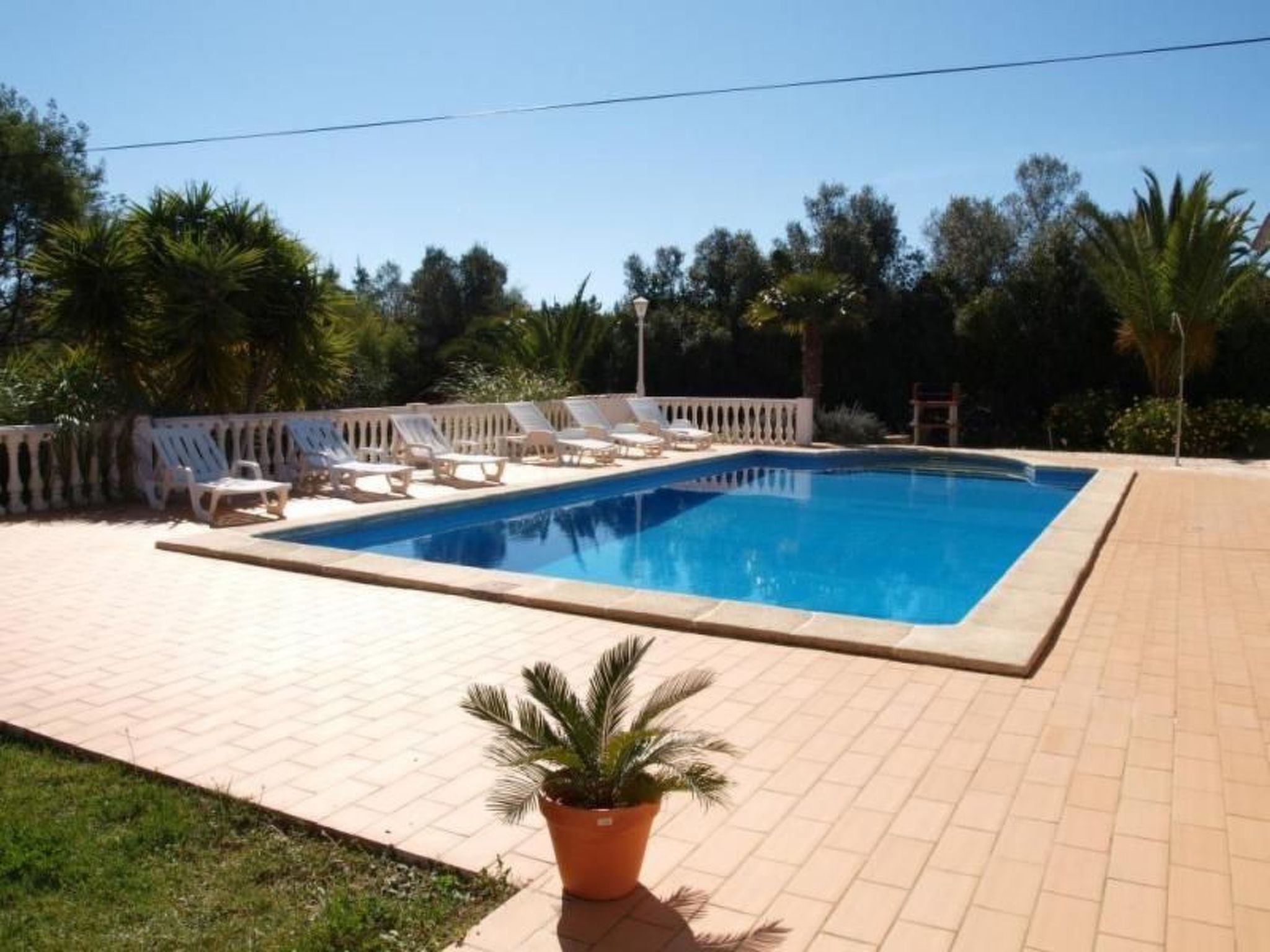 Mit Terrasse und Gemeinschaftspool