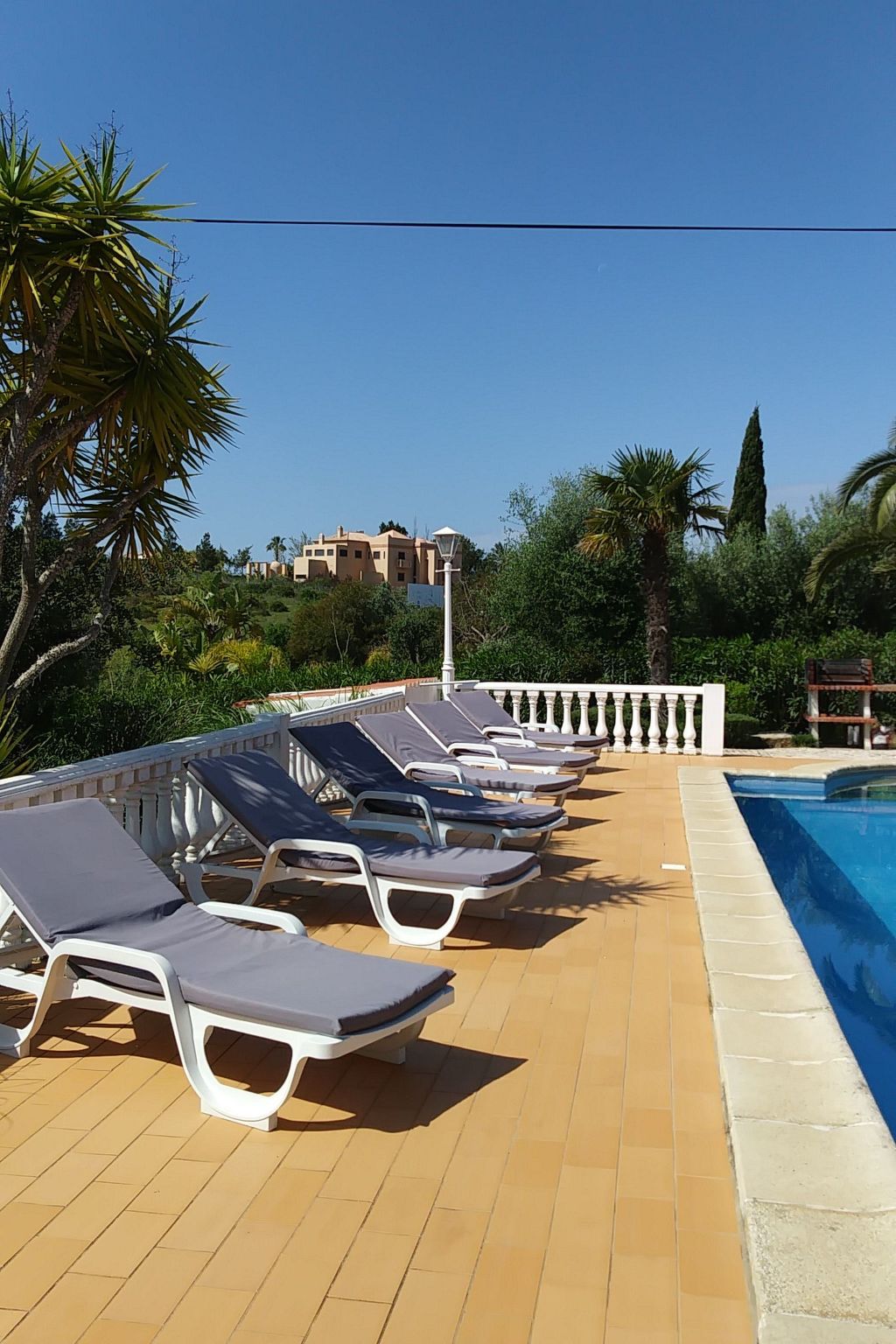 Photo of mit Terrasse und Gemeinschaftspool