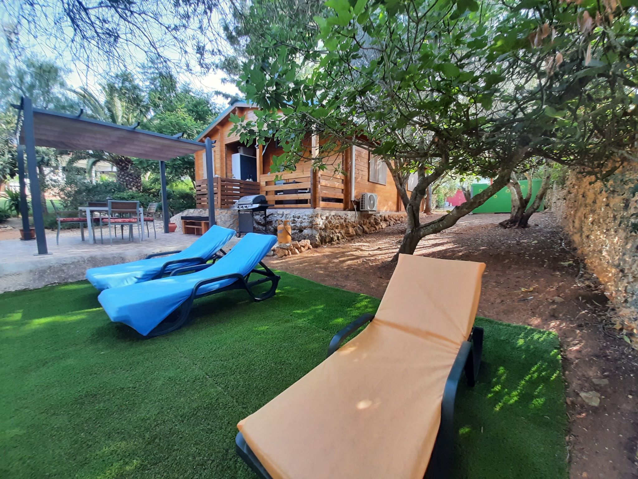 Photo of mit Terrasse und Gemeinschaftspool