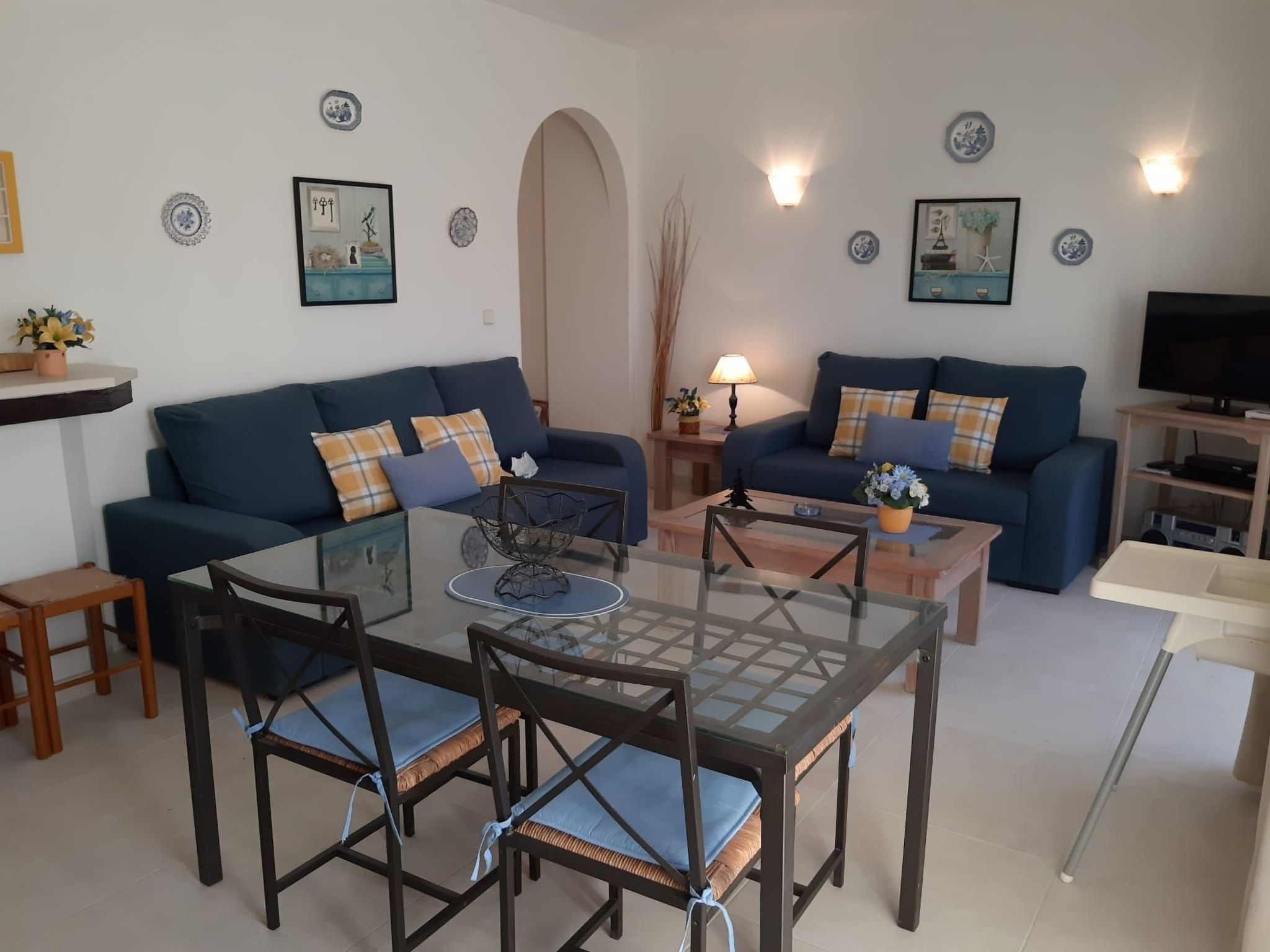 Wohnung mit Infinity-Pool-Image-tags.info