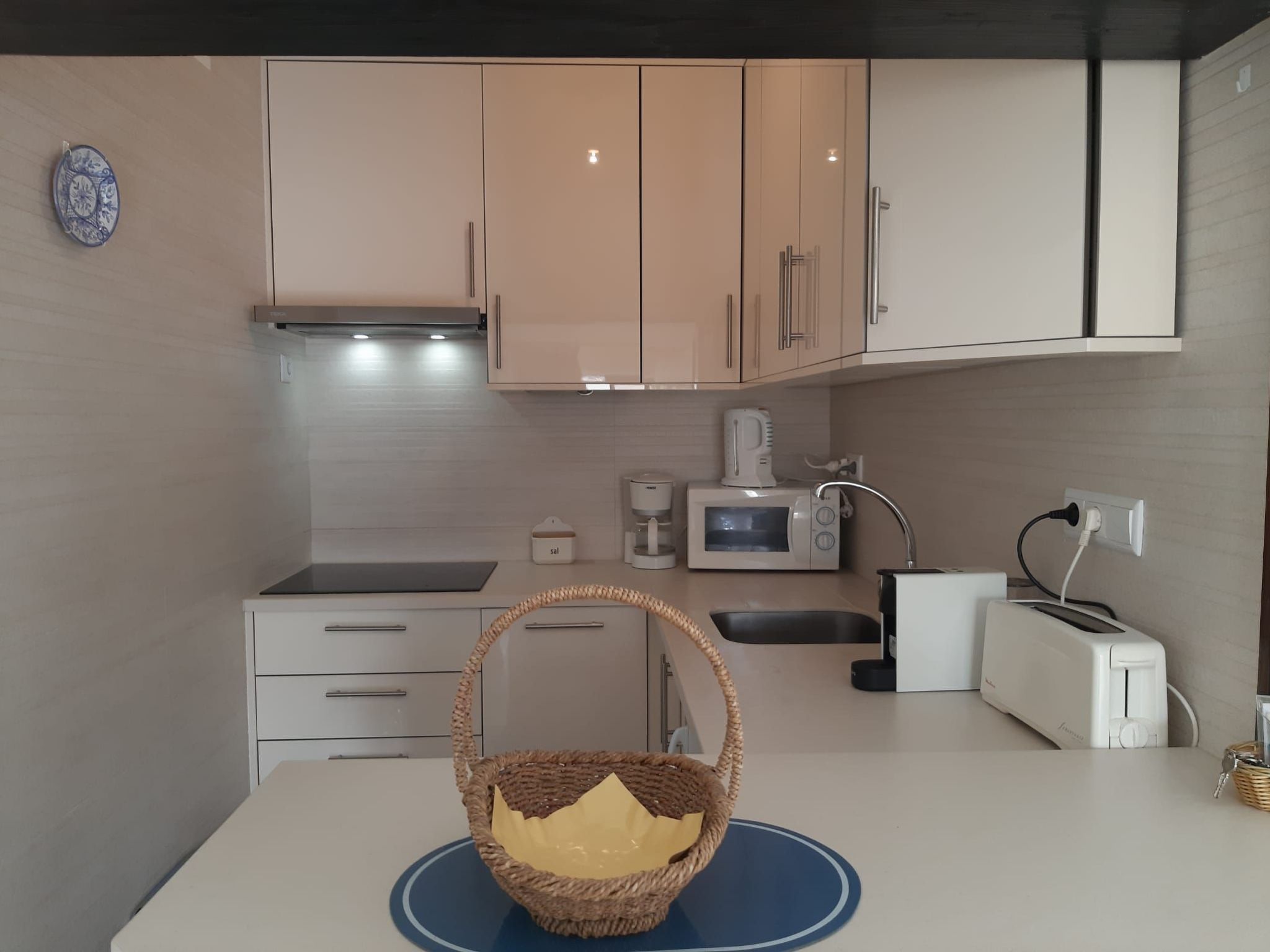 Wohnung mit Infinity-Pool-Image-tags.info