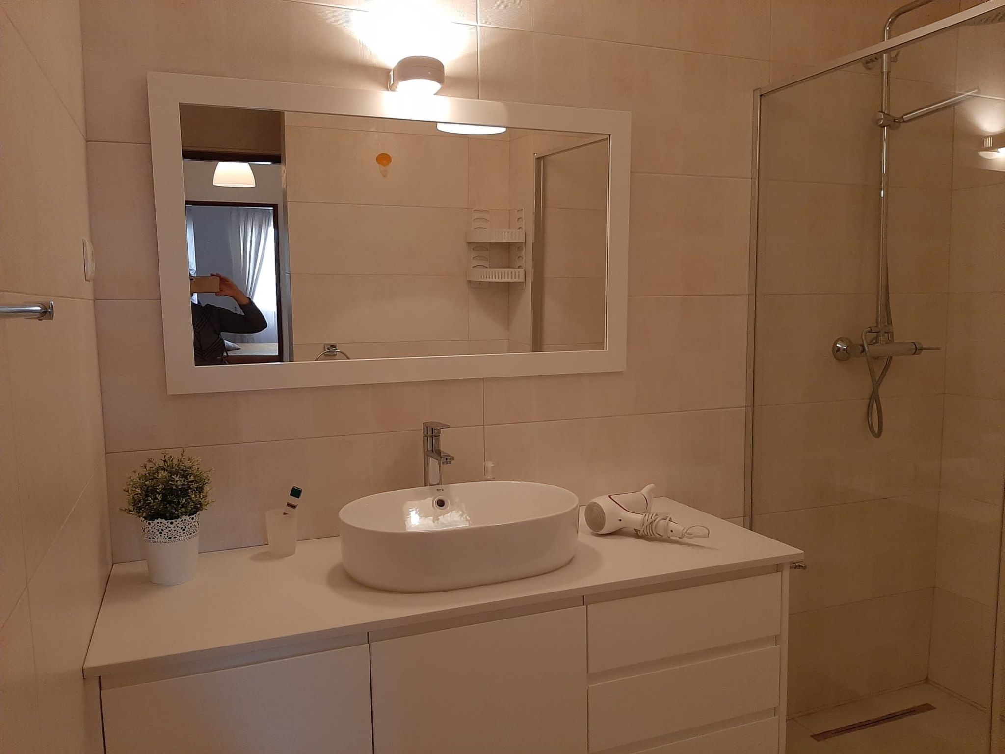 Wohnung mit Infinity-Pool-Image-tags.info