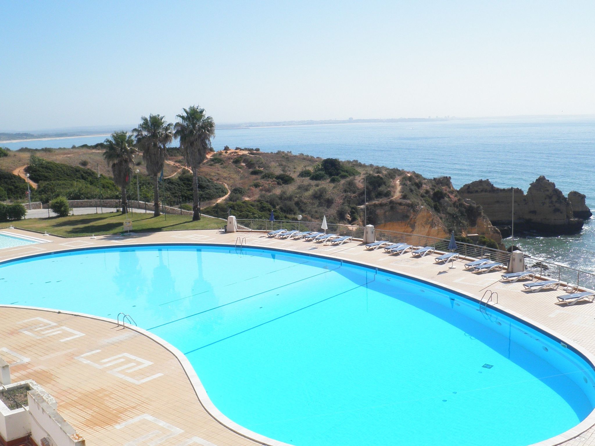 Wohnung mit Infinity-Pool-Image-tags.info