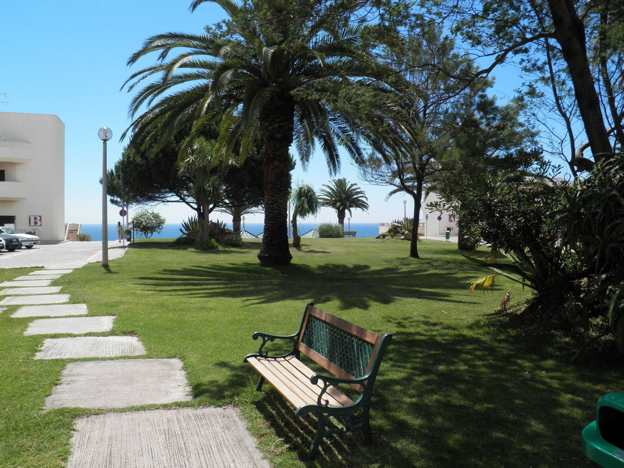 Wohnung mit Infinity-Pool-Image-tags.info