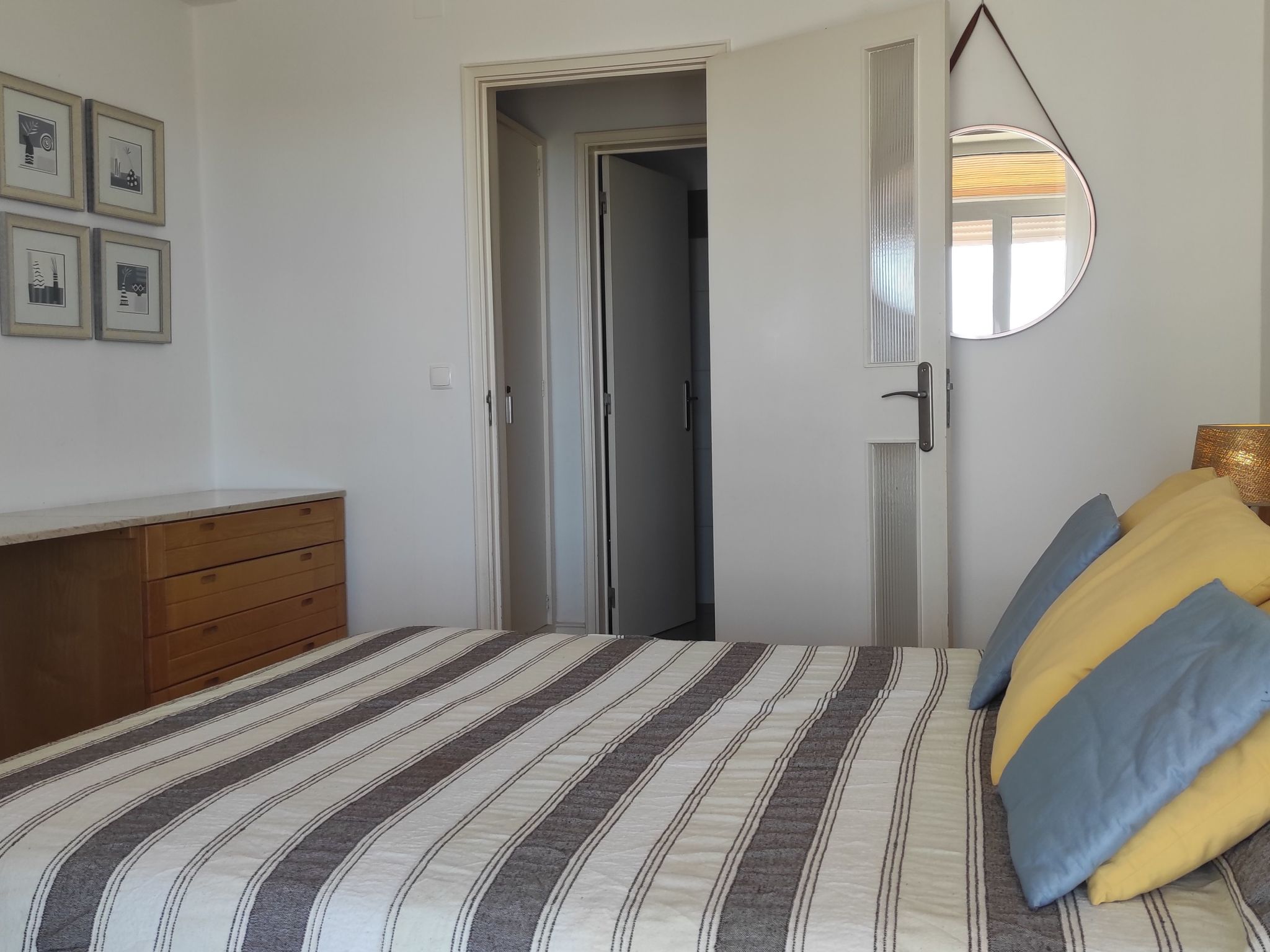 "Peixes" mit Blick auf das Wasser-Binnen