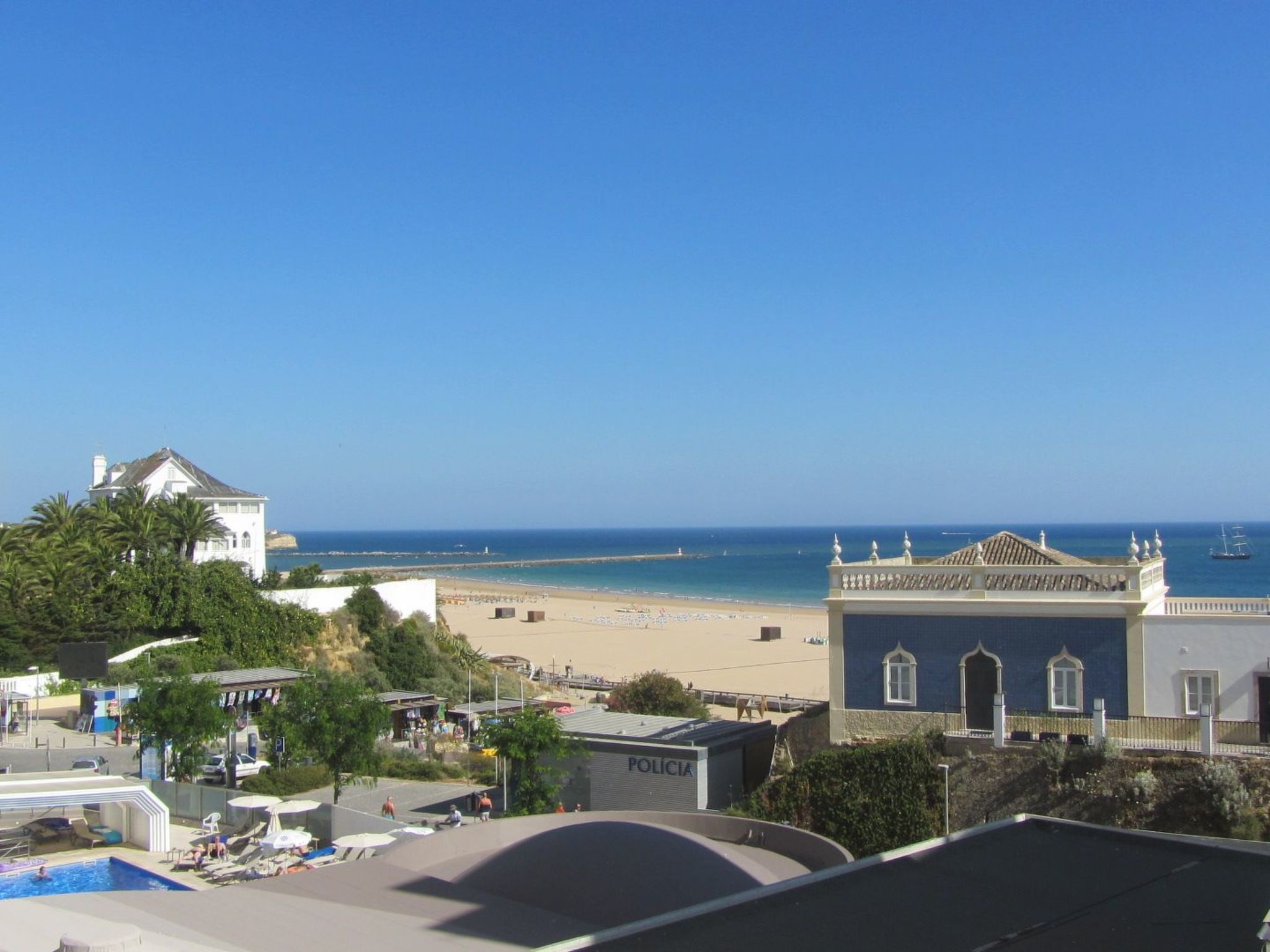 "Peixes" mit Blick auf das Wasser-Binnen