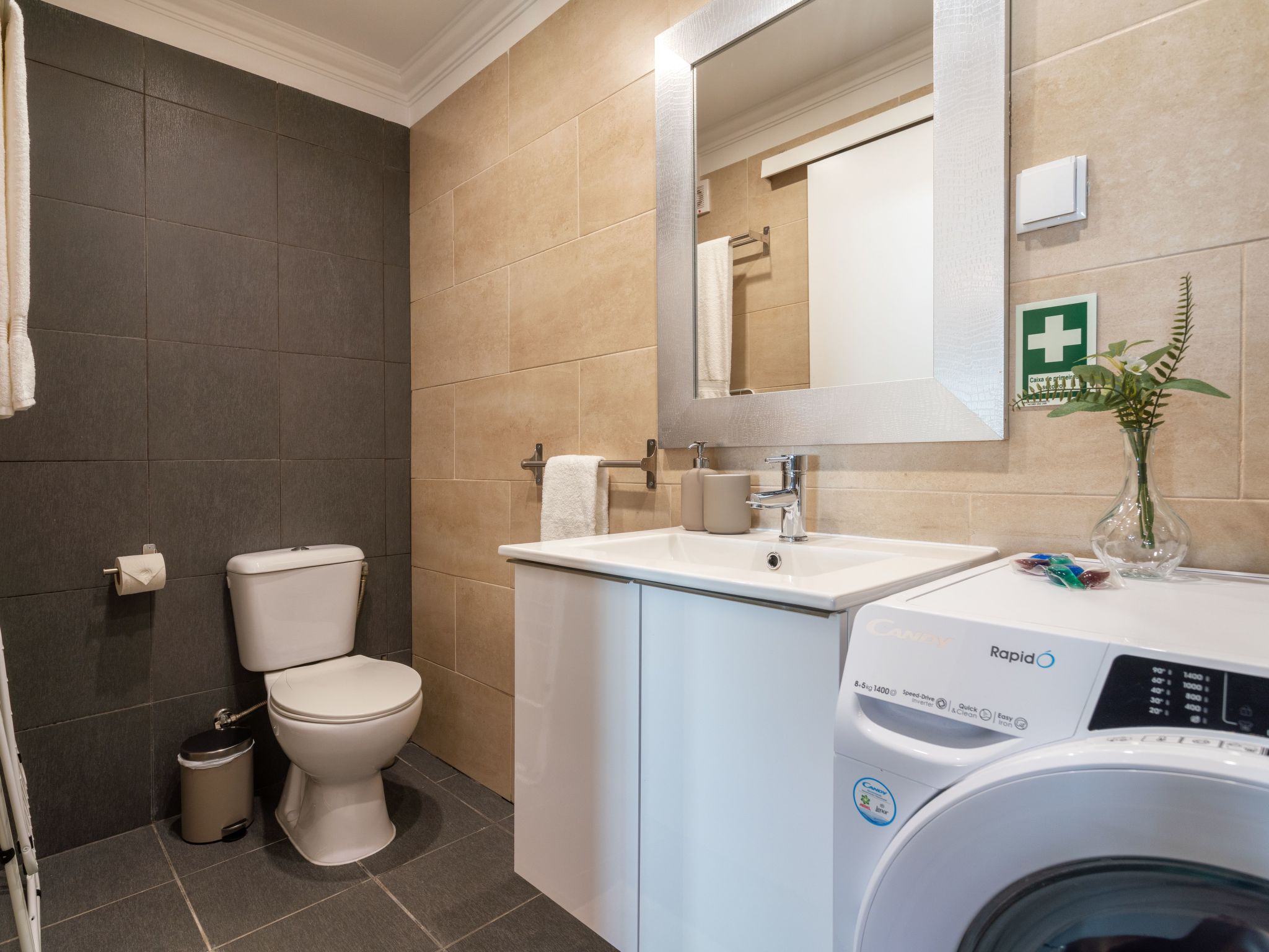 BnB Homes Gemütliche Wohnung in der Nähe der Praia da Rocha-Dedans