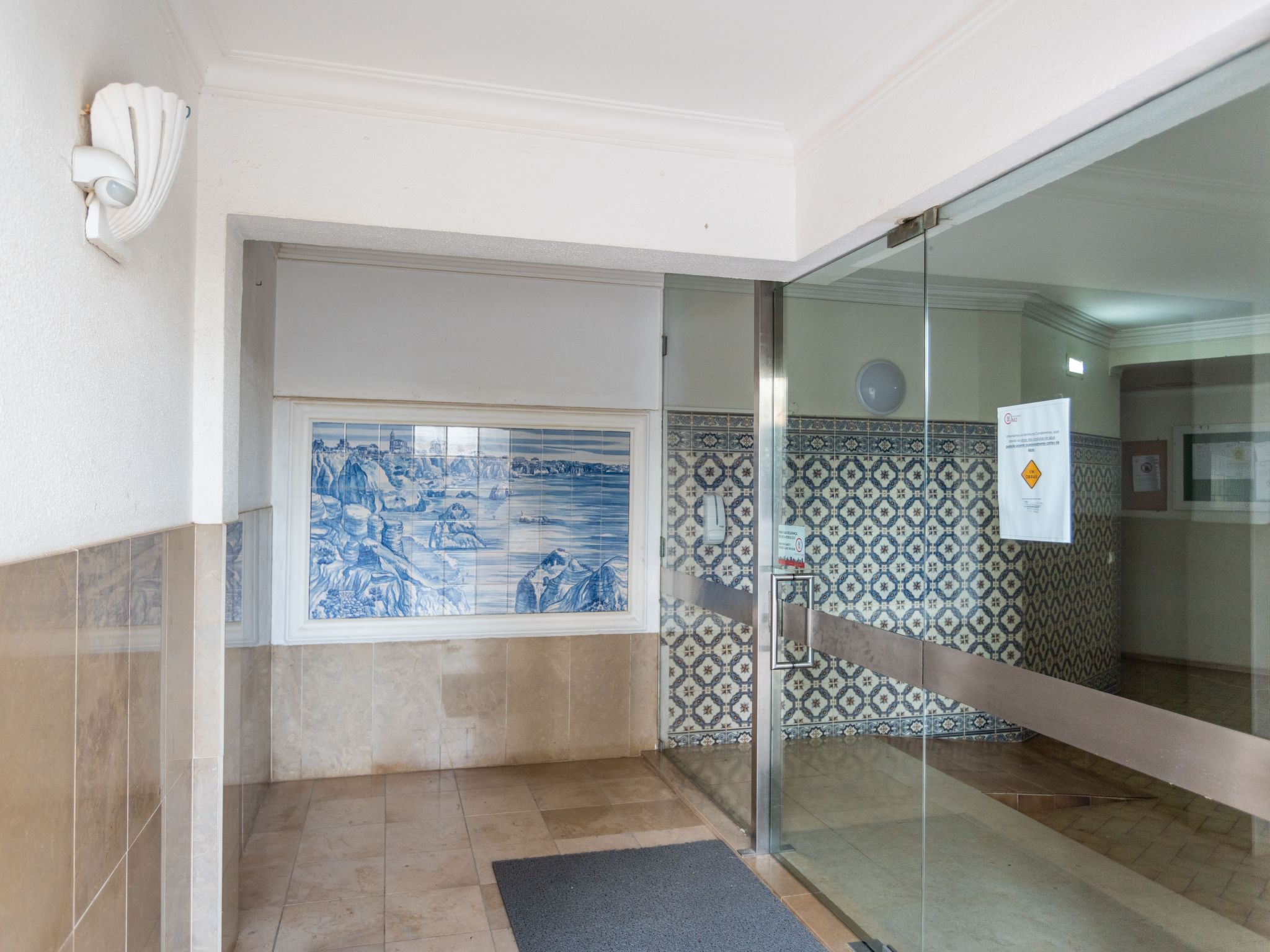 BnB Homes Gemütliche Wohnung in der Nähe der Praia da Rocha-Dedans