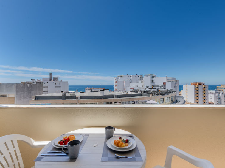 Aan het strand: Licht appartement Mirasol in Portimão in Portimão