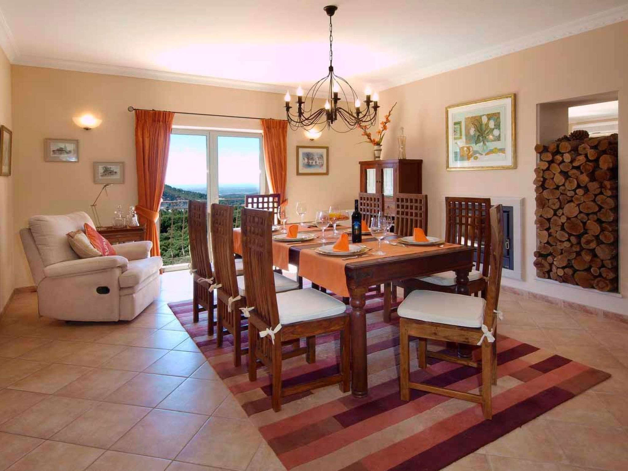 Luxuriöse Privatvilla mit Infinity-Pool-Drinnen