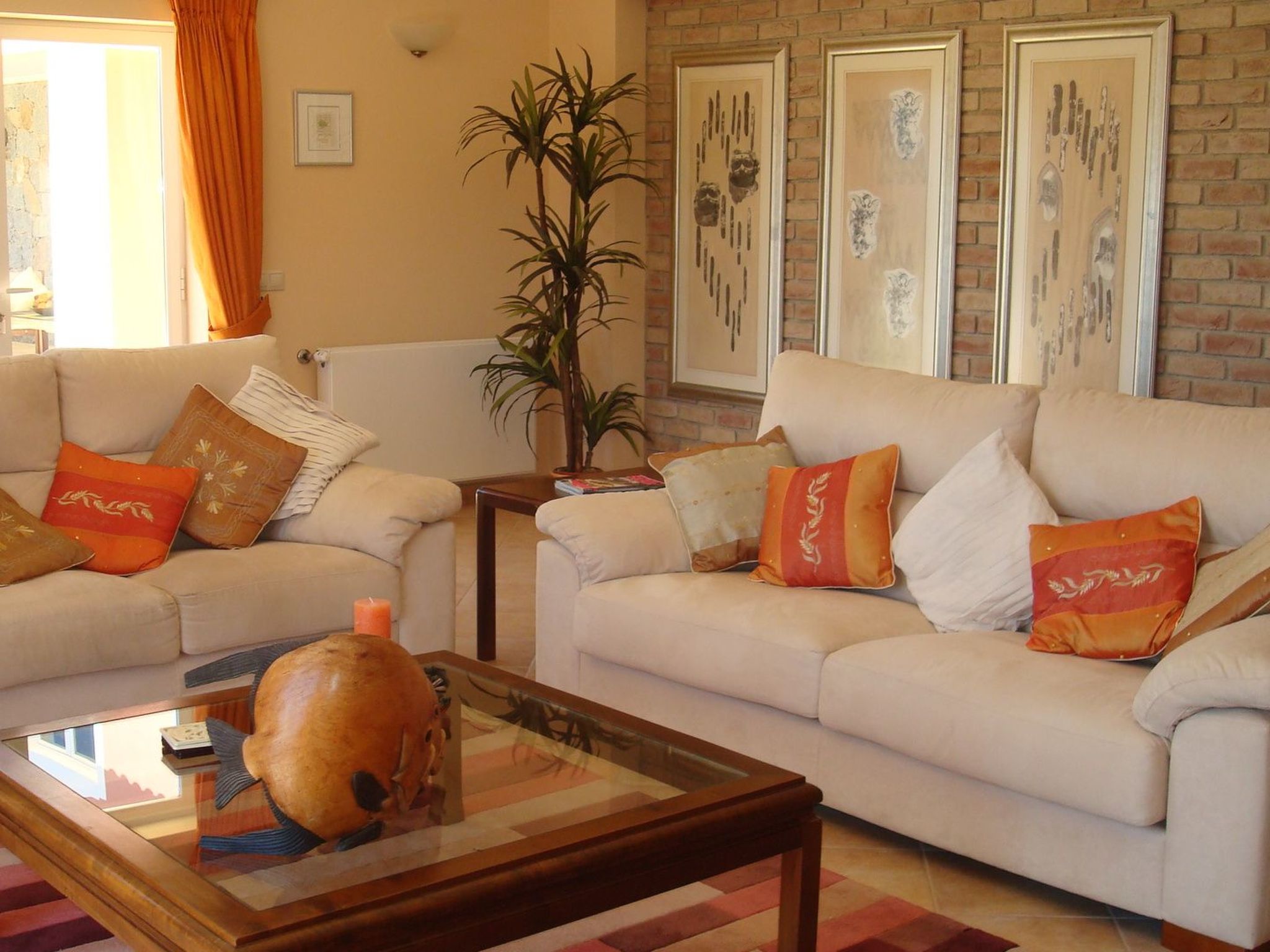 Luxuriöse Privatvilla mit Infinity-Pool-Drinnen