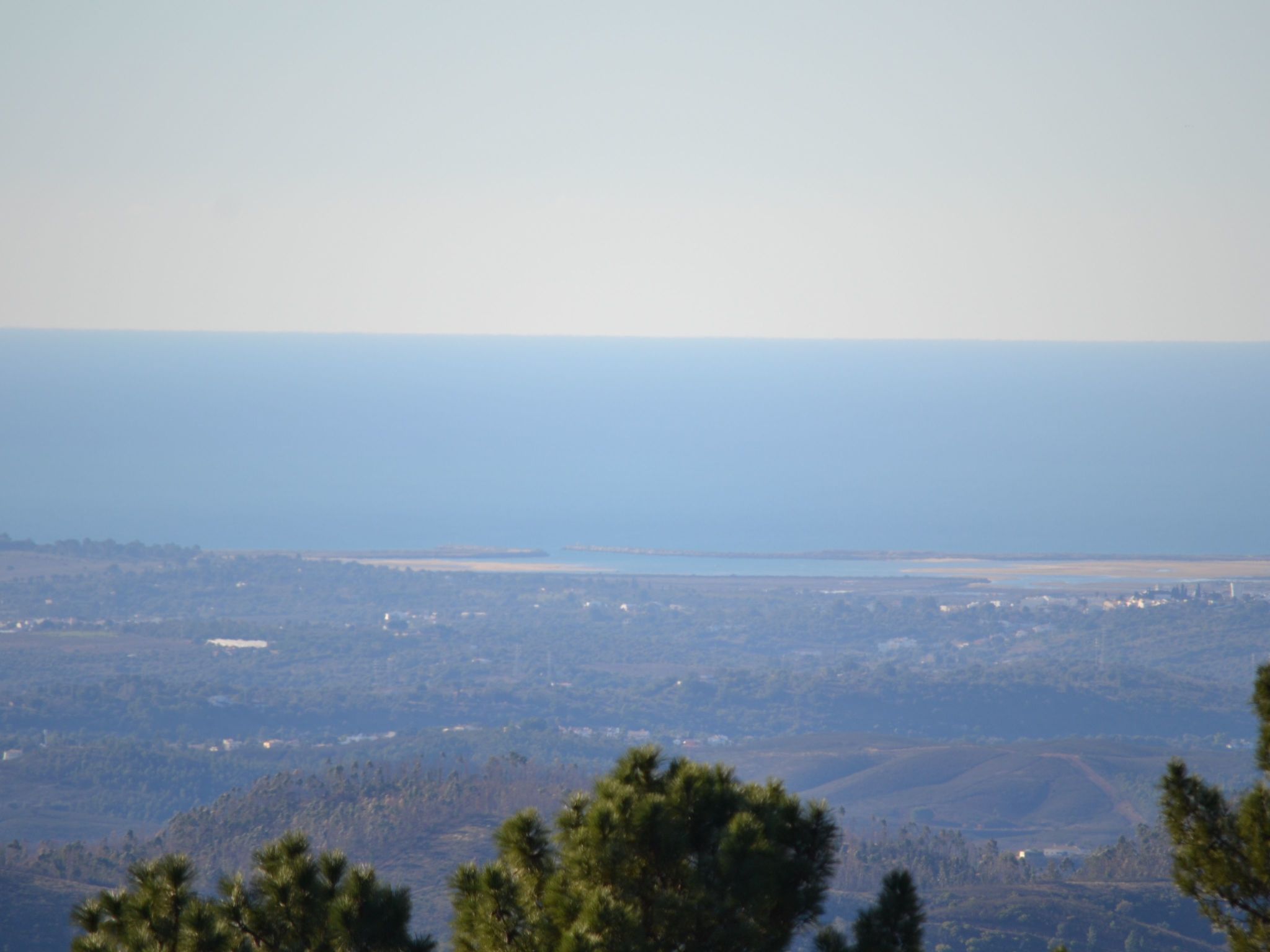 Luxuriöse Privatvilla mit Infinity-Pool-Drinnen