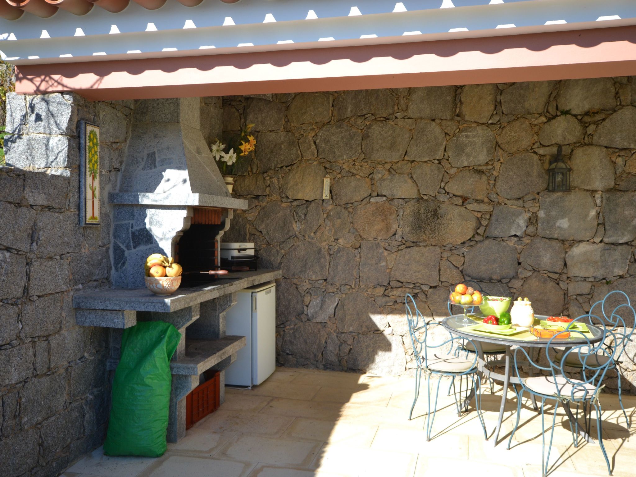 Luxuriöse Privatvilla mit Infinity-Pool-Drinnen