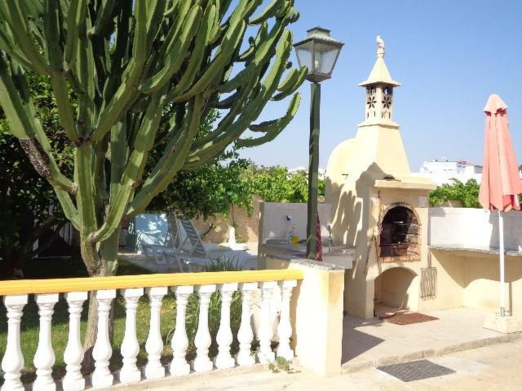 Photo of Große Wohnung in Carvoeiro mit Möblierter Terrasse