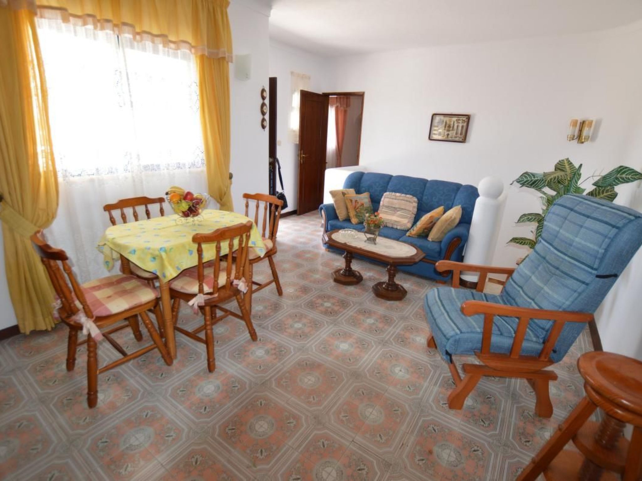 Photo of Große Wohnung in Carvoeiro mit Möblierter Terrasse