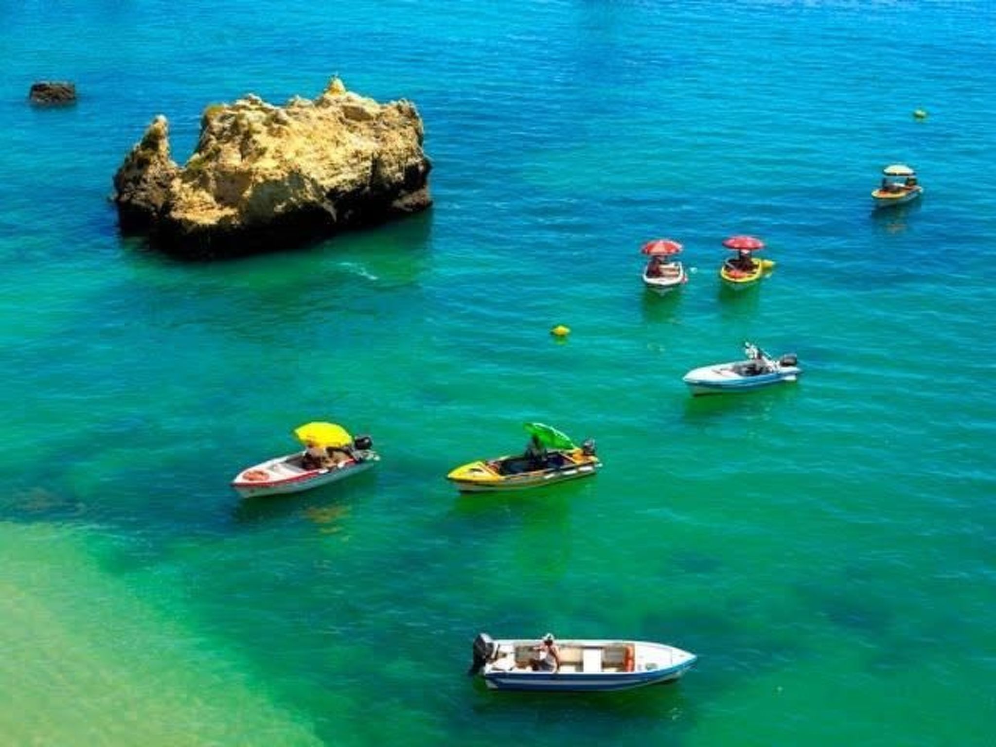 Photo of Große Wohnung in Carvoeiro mit Möblierter Terrasse