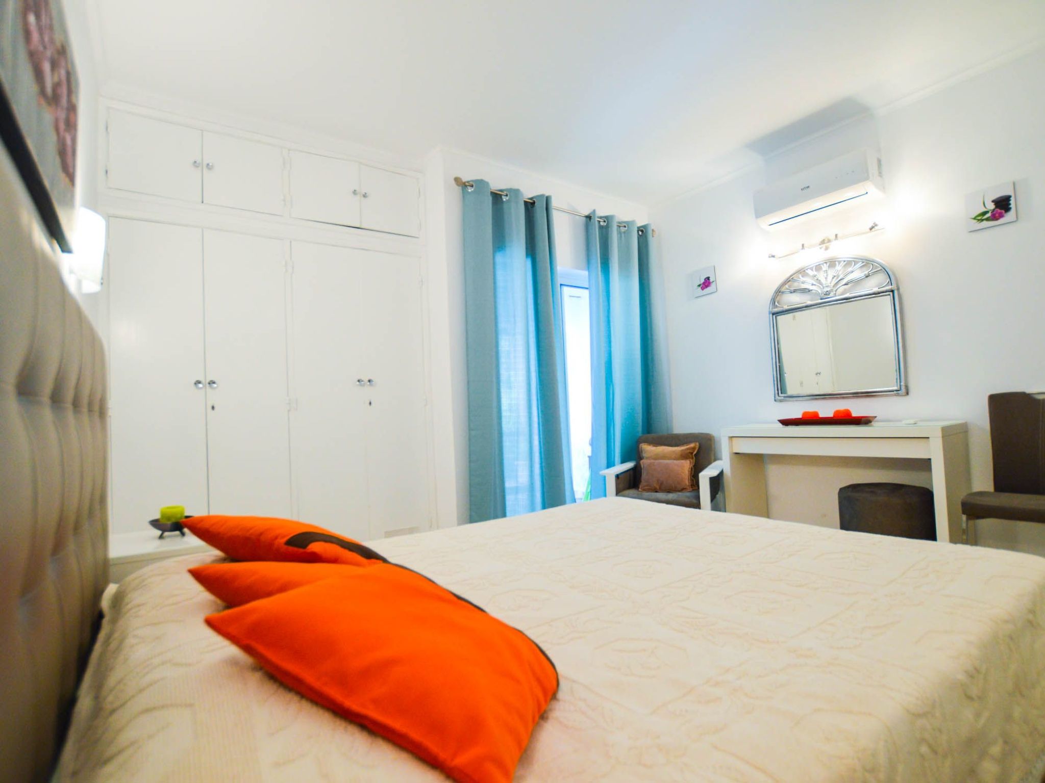 Wohnung mit Blick auf das Wasser-Image-tags.info