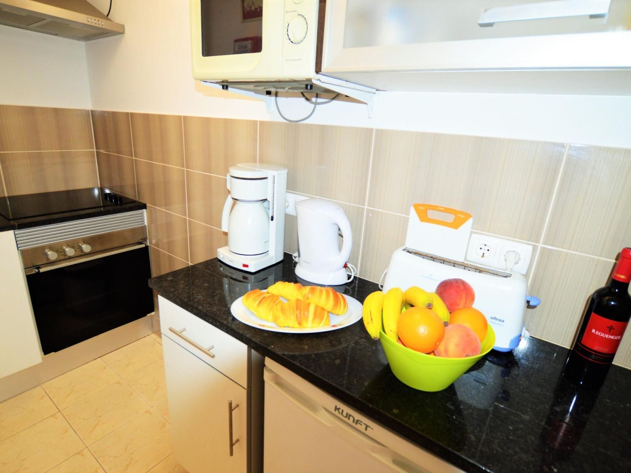 Wohnung mit Blick auf das Wasser-Image-tags.info