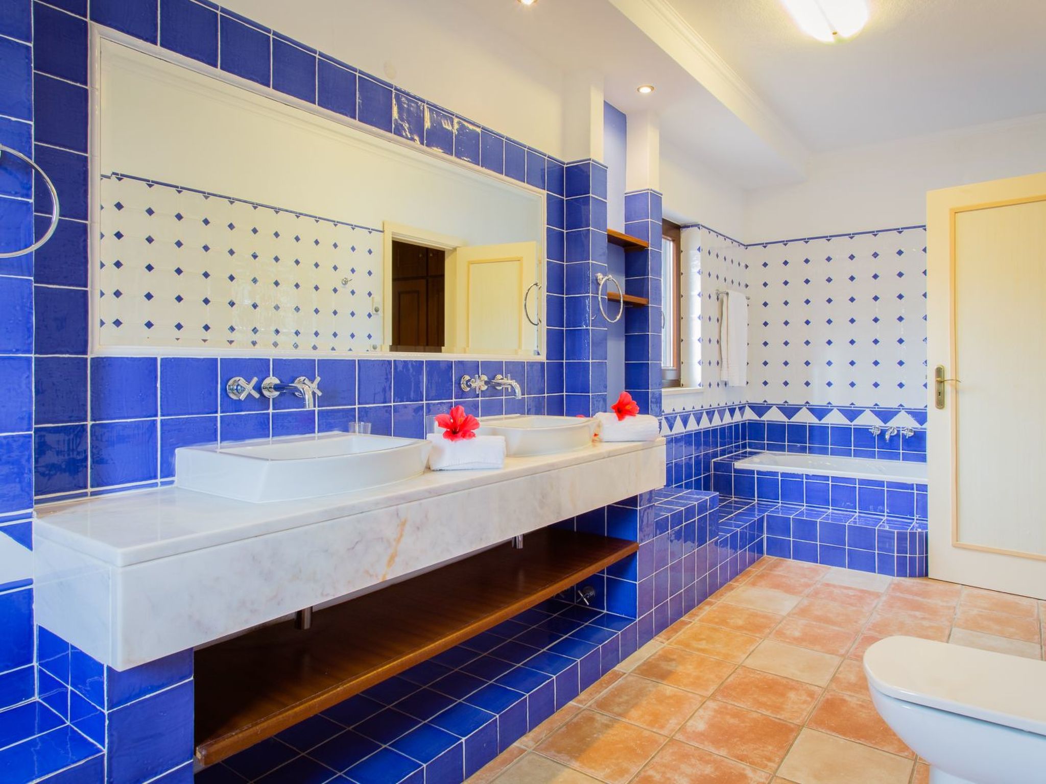 Ferienvilla "Mouraria" mit Blick auf das Wasser-Image-tags.info