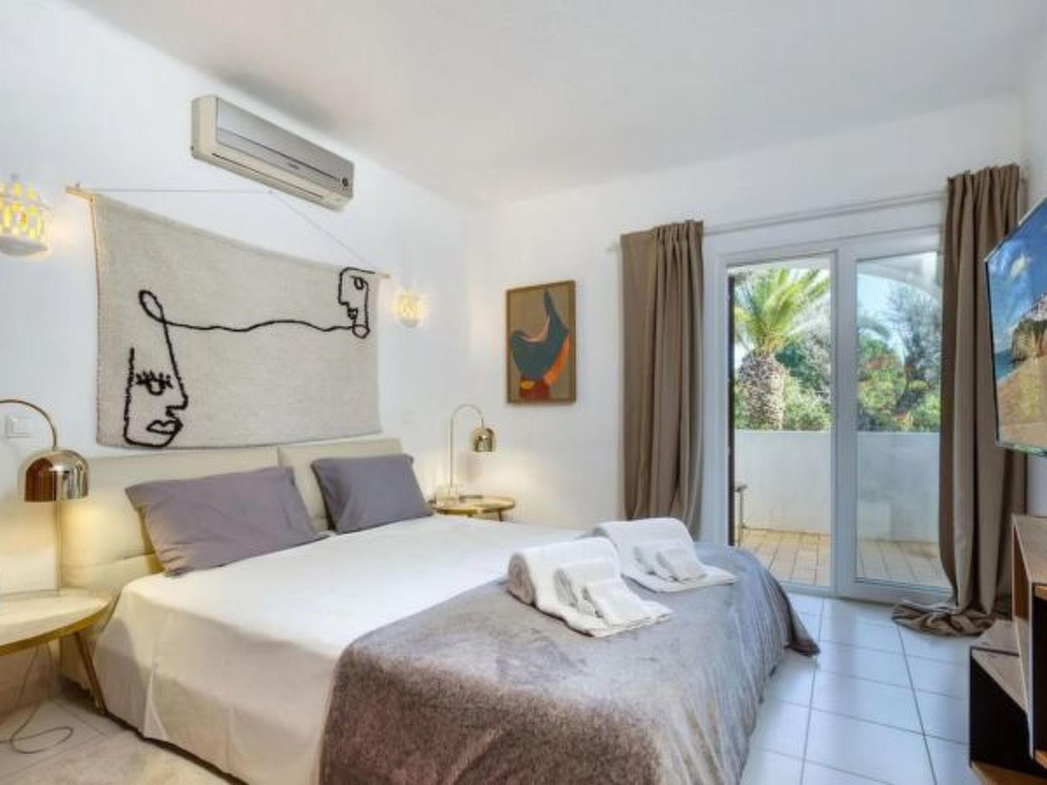 Photo of CARVOEIRO POOL HOUSE by VACATIONY