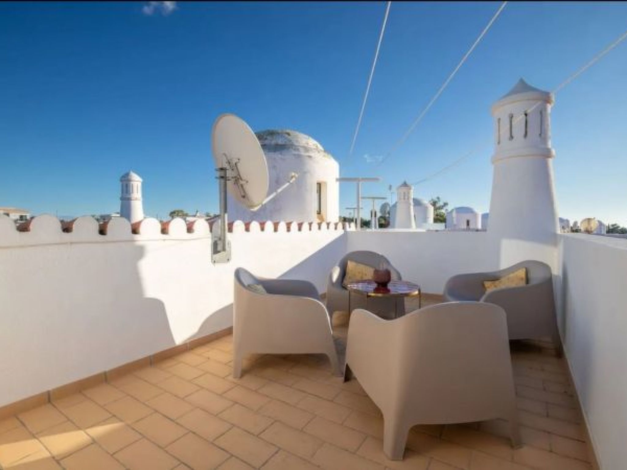 Photo of CARVOEIRO POOL HOUSE by VACATIONY