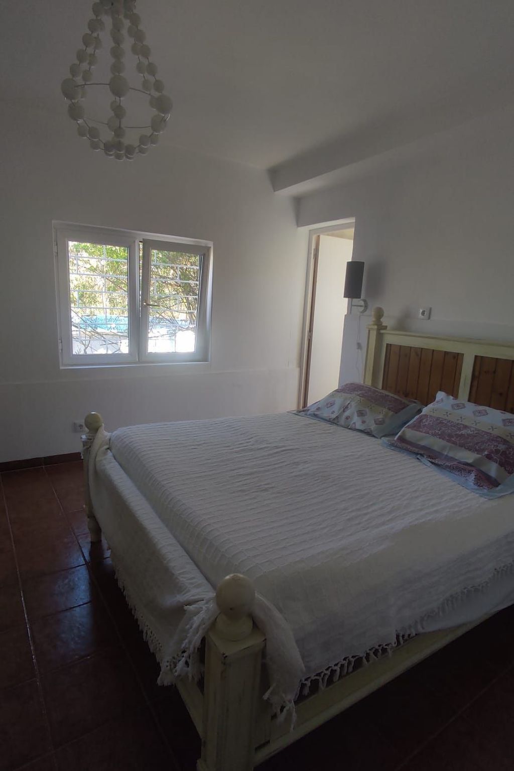 Mit Pool und 5 Schlafzimmern für 10 Personen.