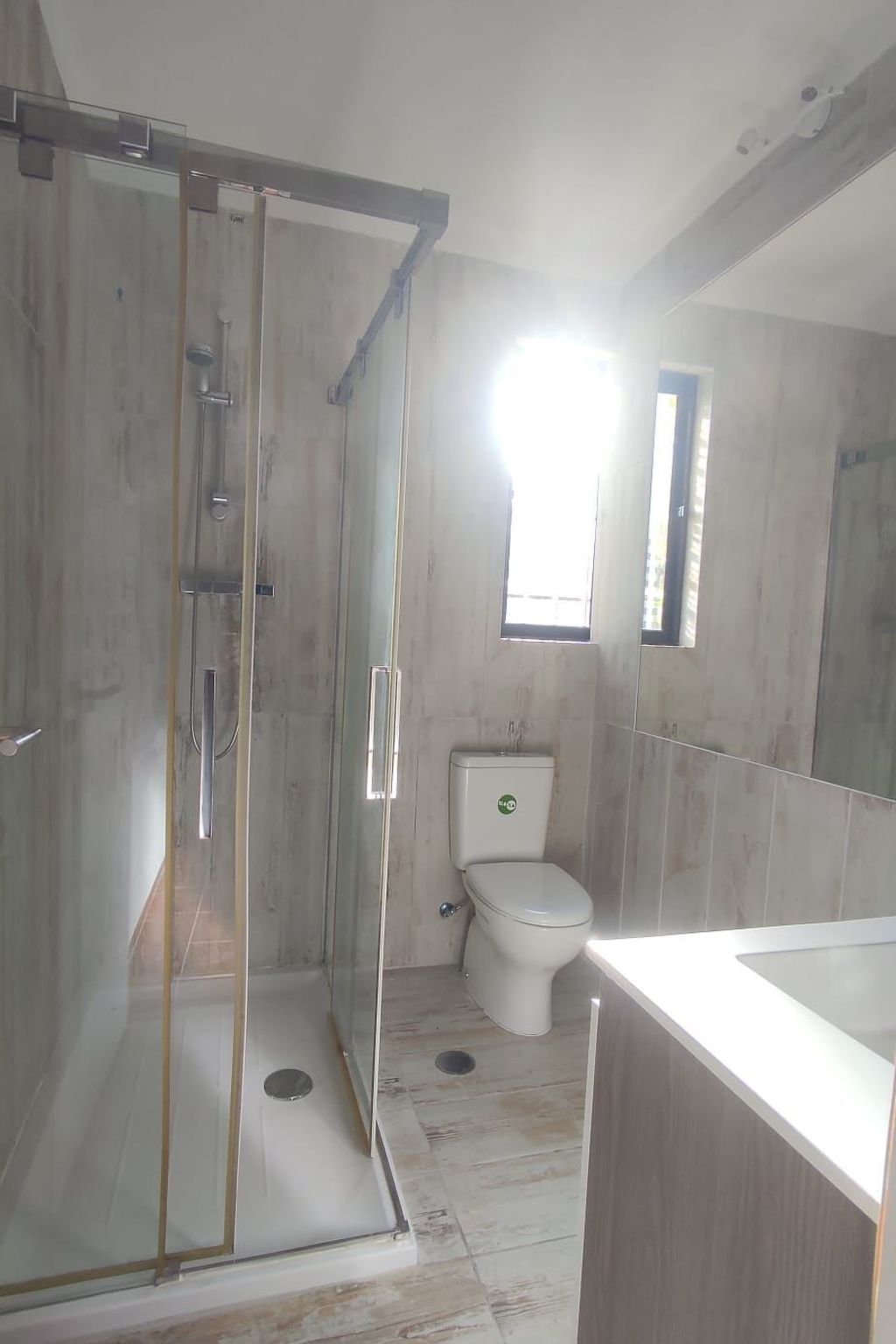 Photo of mit Pool und 5 Schlafzimmern für 10 Personen.