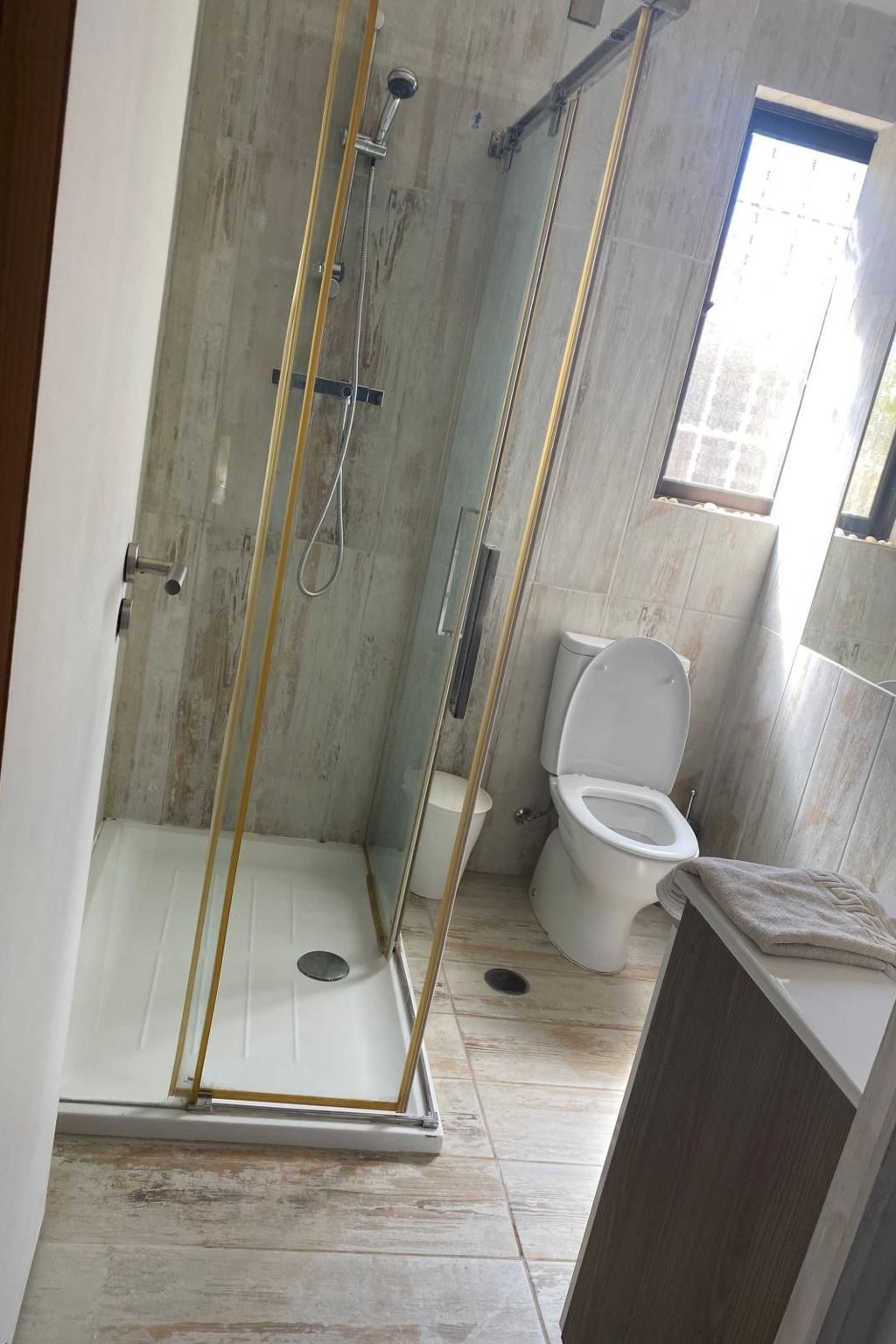 Photo of mit Pool und 5 Schlafzimmern für 10 Personen.