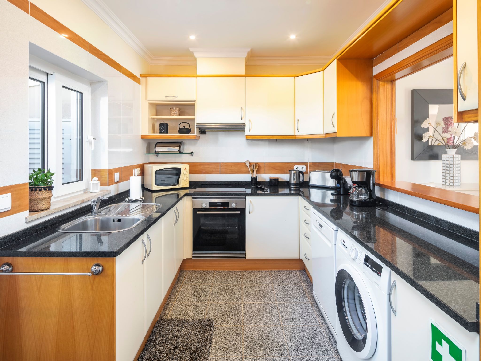 In Carvoeiro mit privatem Pool-Binnen