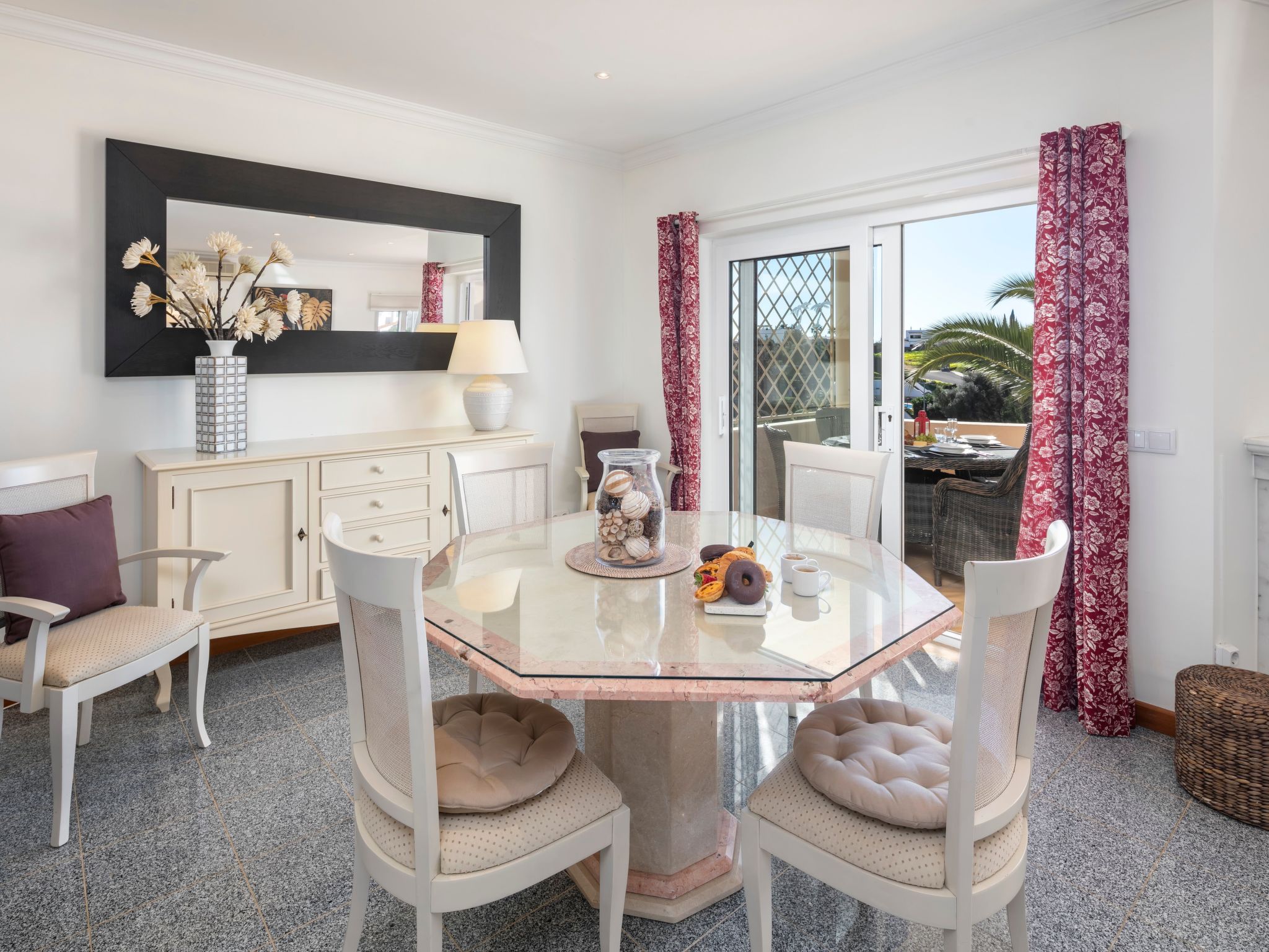 In Carvoeiro mit privatem Pool-Binnen