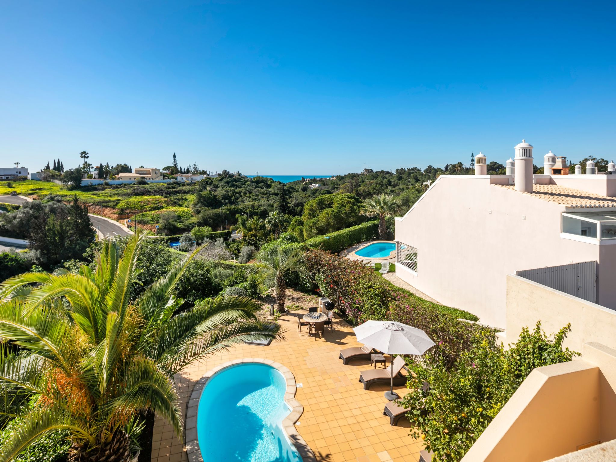 In Carvoeiro mit privatem Pool-Binnen