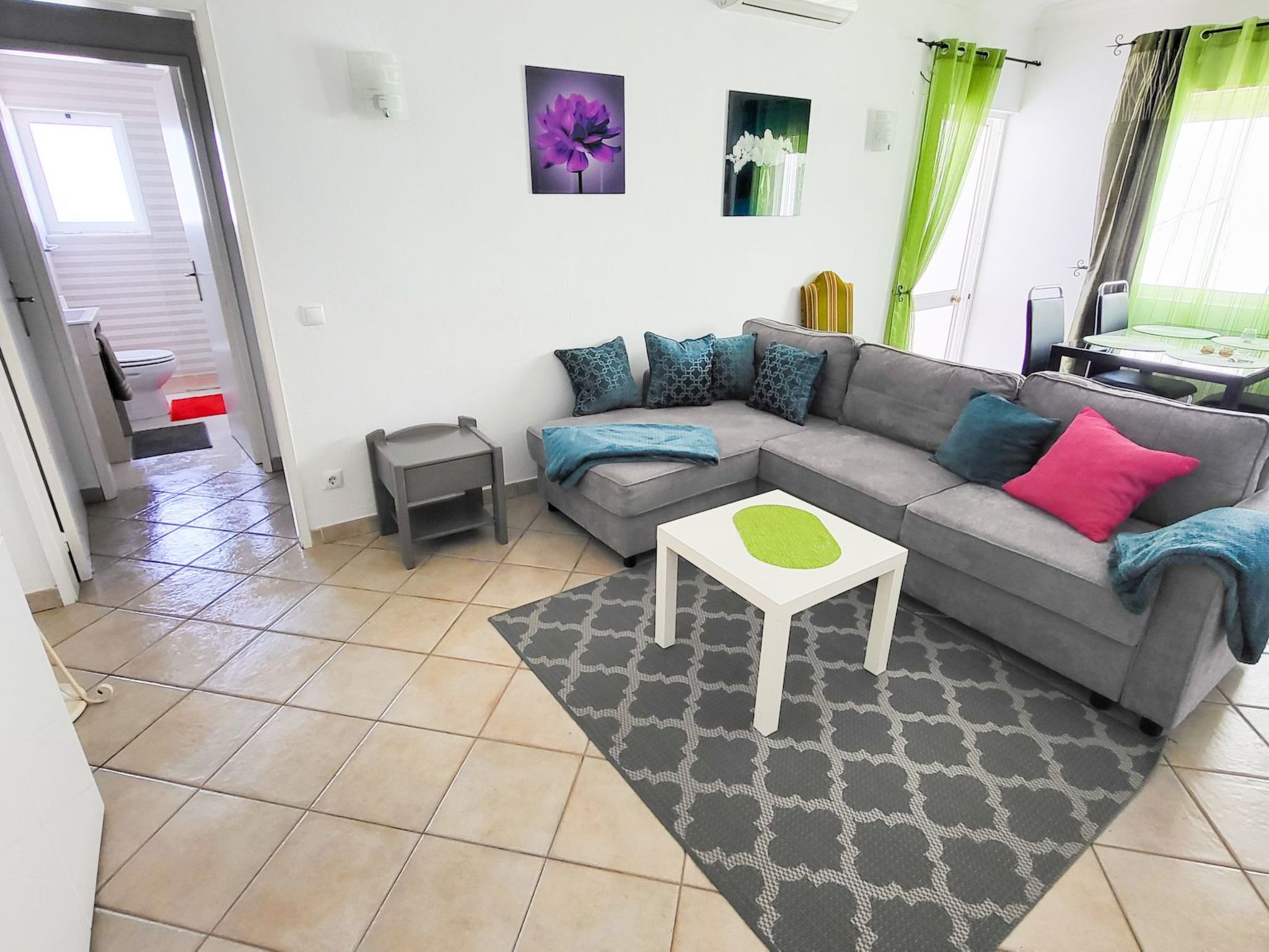 Wohnung mit Blick auf das Wasser-Image-tags.info